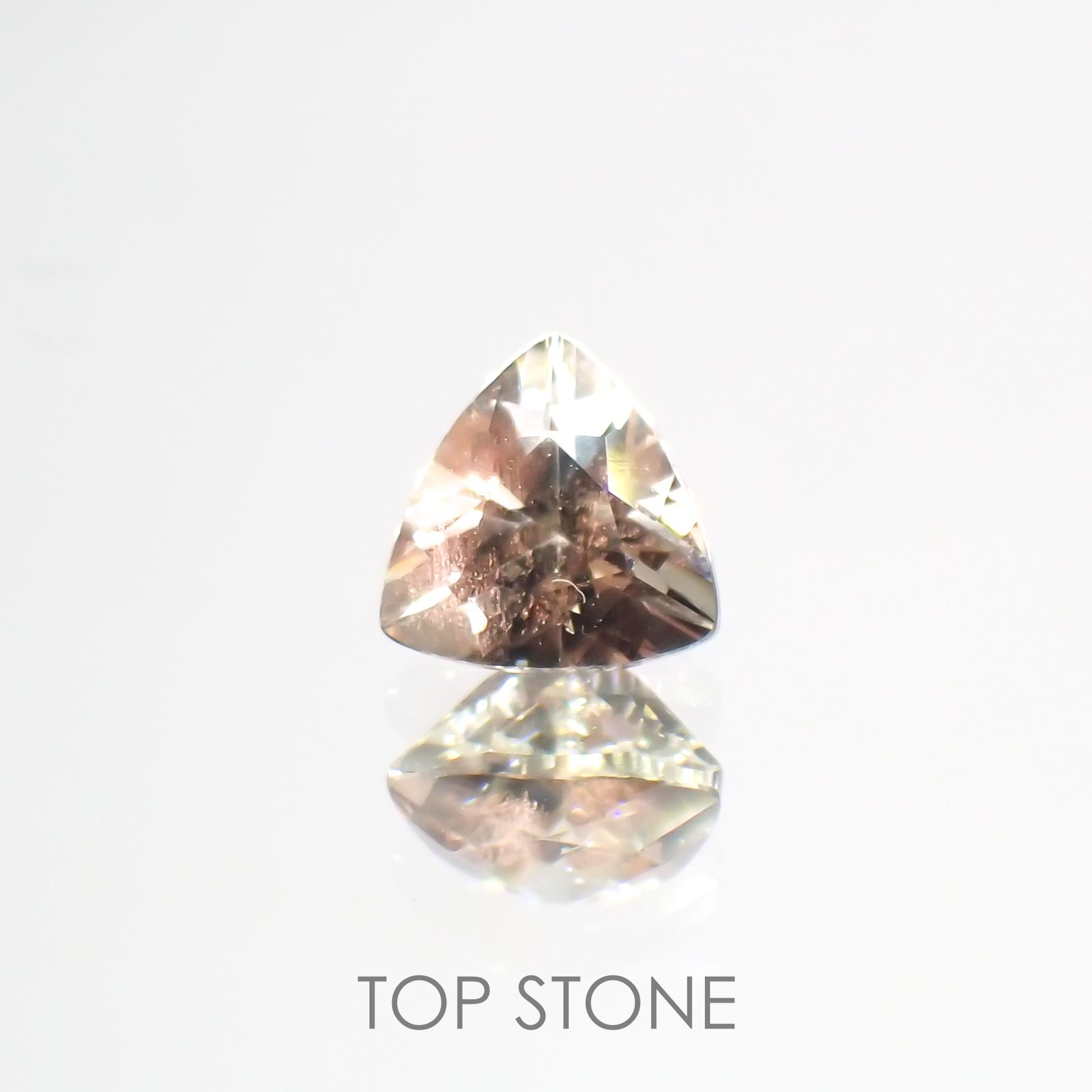 オレゴンサンストーン(宝石名ラブラドライト) アメリカ・オレゴン州産 0.44ct 識別済[21018885]4.9×4.9mm前後