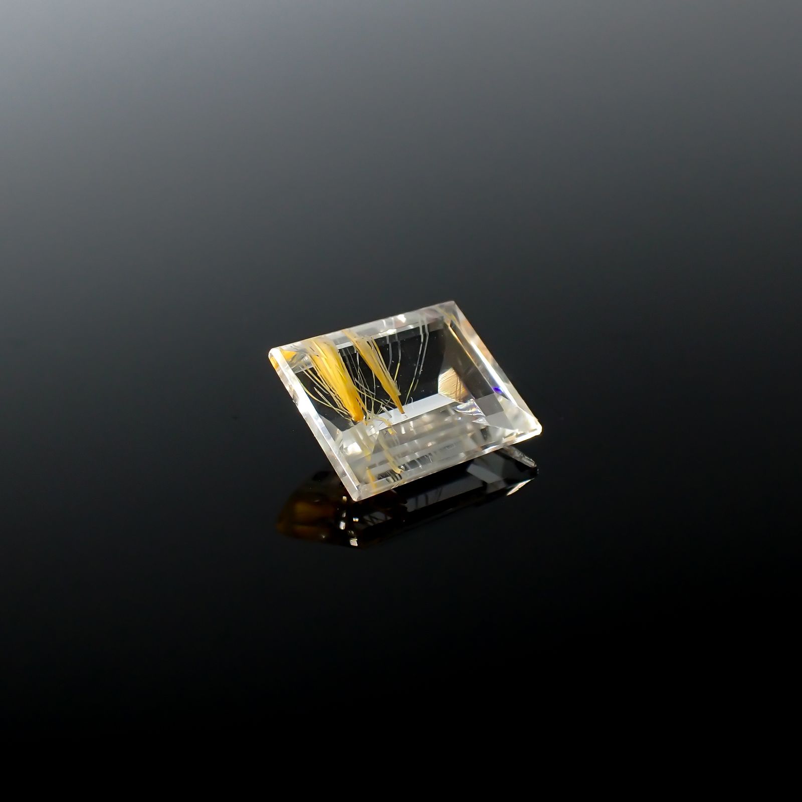 ニードルイントパーズ(チューブイントパーズ) ブラジル・ミナスジェライス州産 4.72ct[240225880]10.6x8.5mm前後