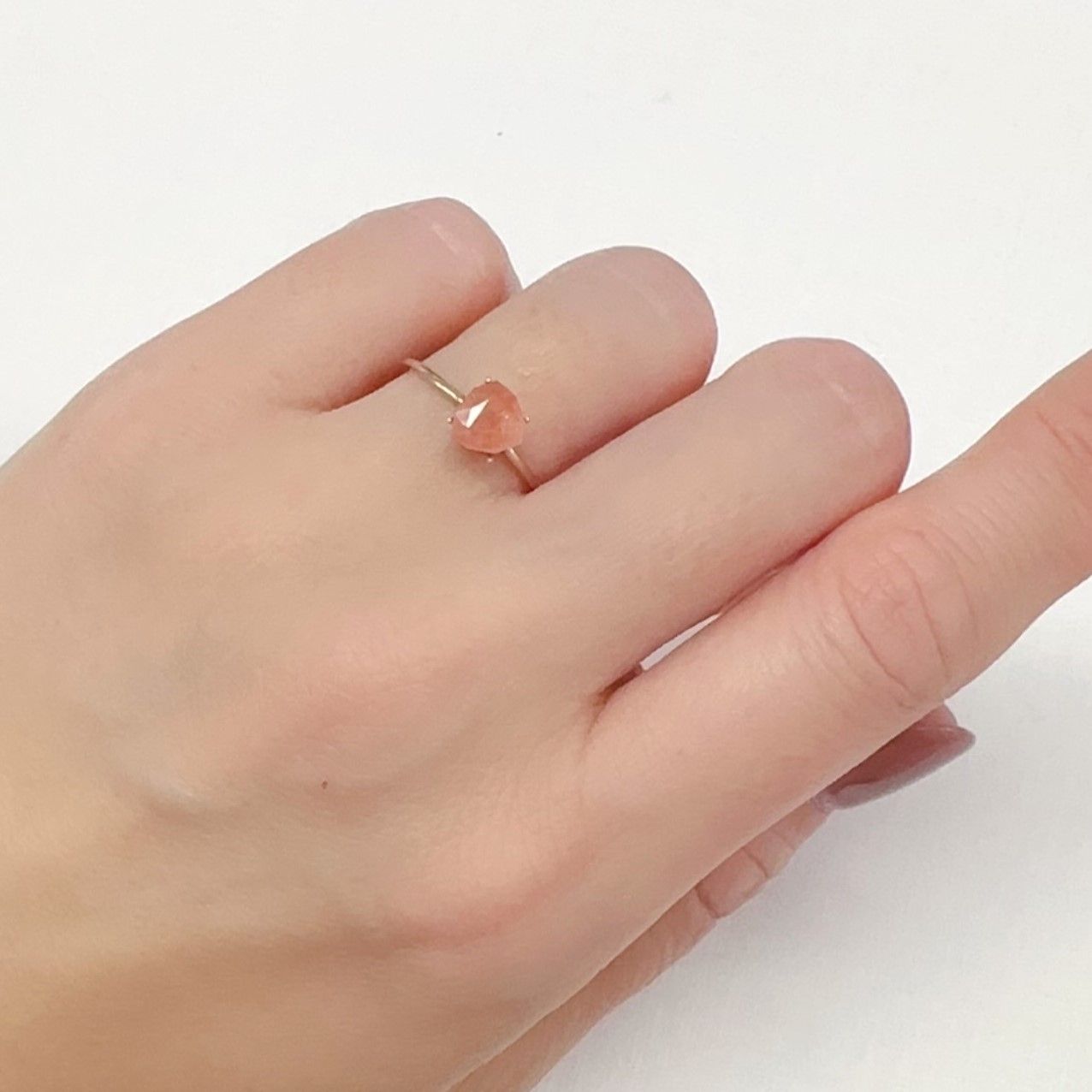 ◇カスタムカット◇ストロベリークォーツ カザフスタン産 0.87ct[240125489]6.3x6.3mm前後