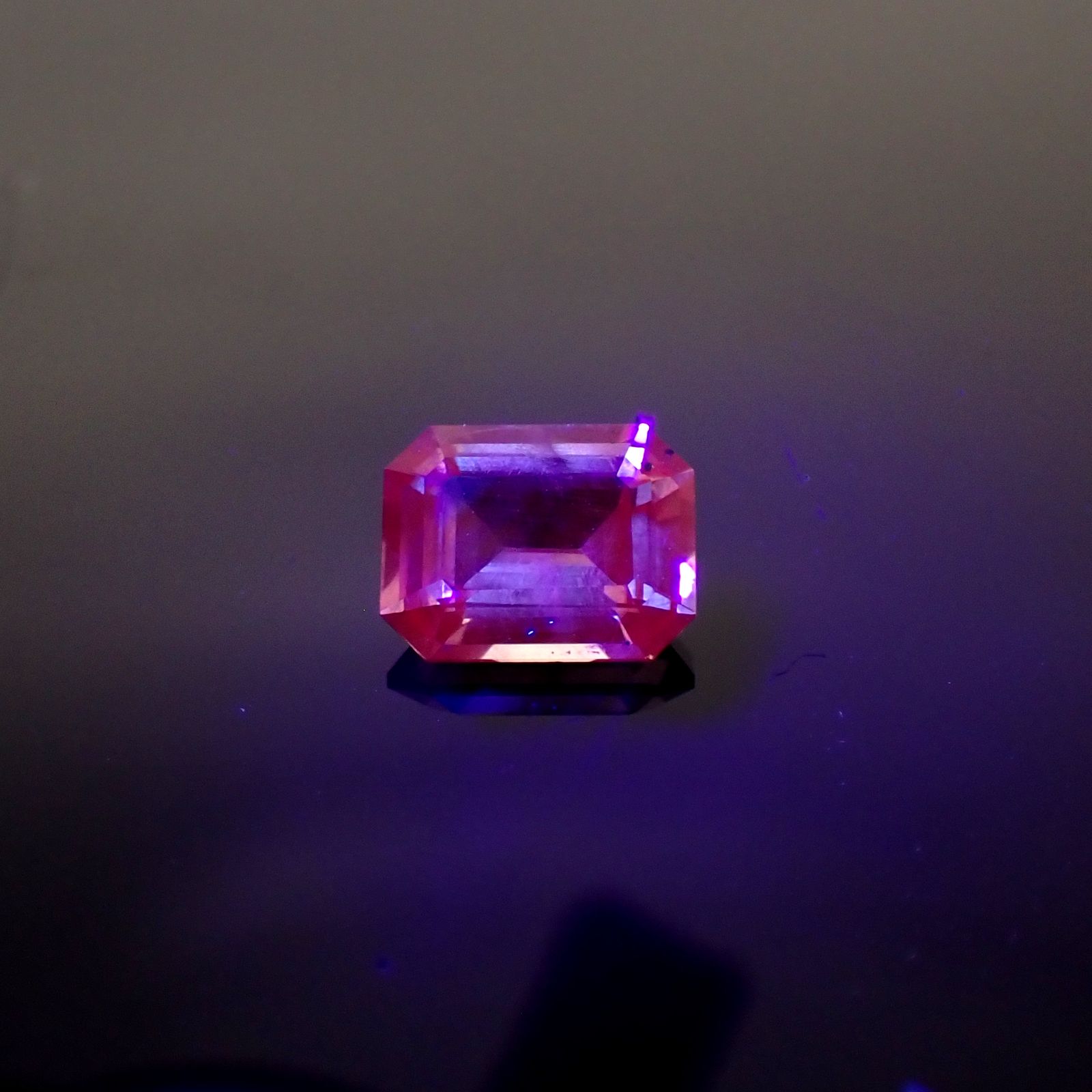 ドラゴンガーネット タンザニア産 1.37ct[231224546]7.3x5.6mm前後