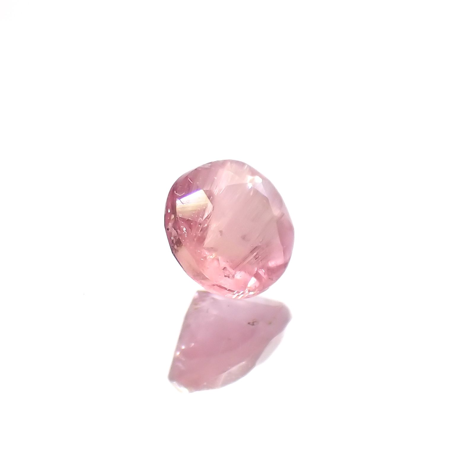 ペツォッタイト(ラズベリル)(宝石名ペツォッタイト)マダガスカル産 0.19ct 識別済[231023641]3.6x3.4mm前後