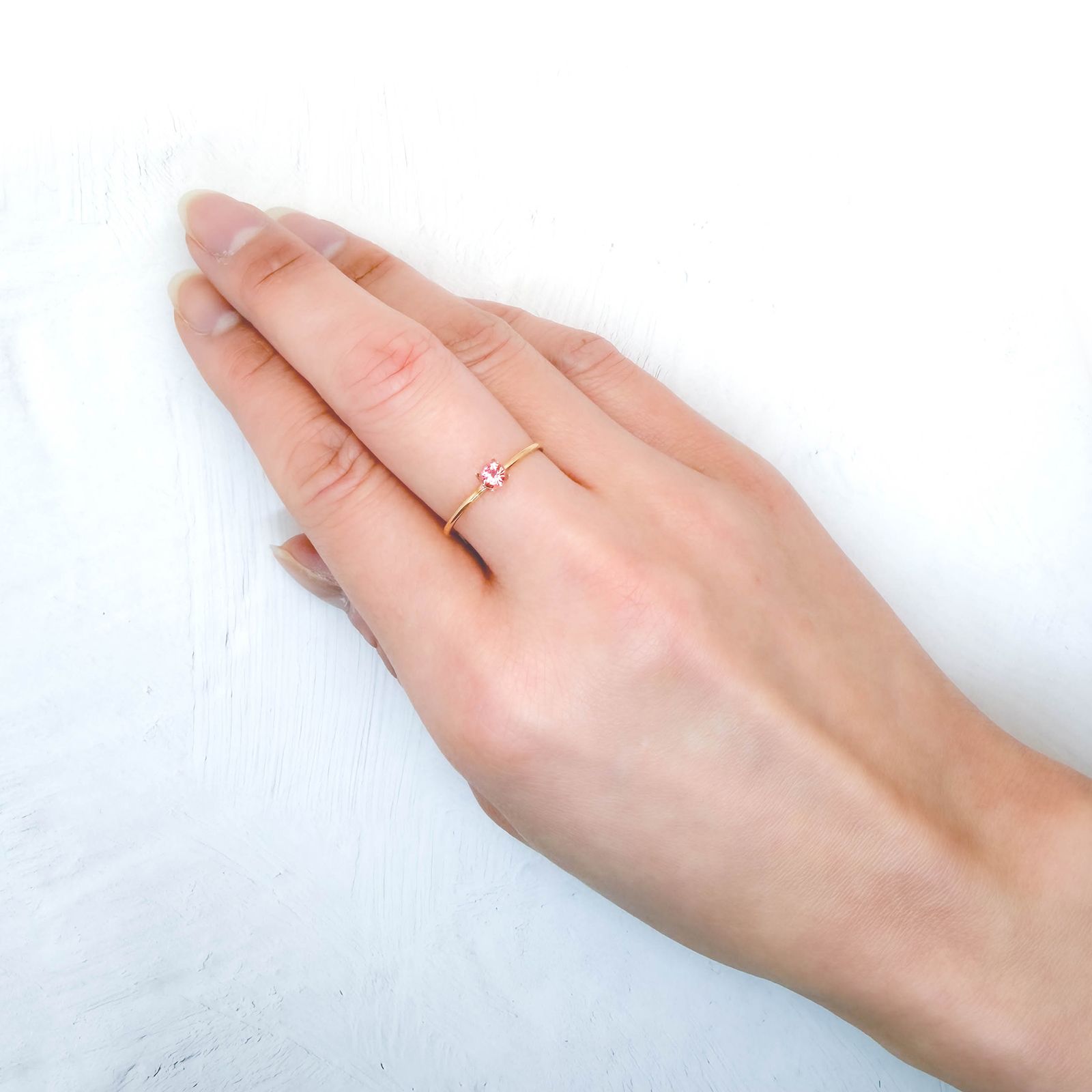 パパラチャサファイア(宝石名サファイア/別名パパラチャ・サファイア)スリランカ/マダガスカル産 DGL鑑付 0.266ct / 3.67x3.72mm前後 [260131621]