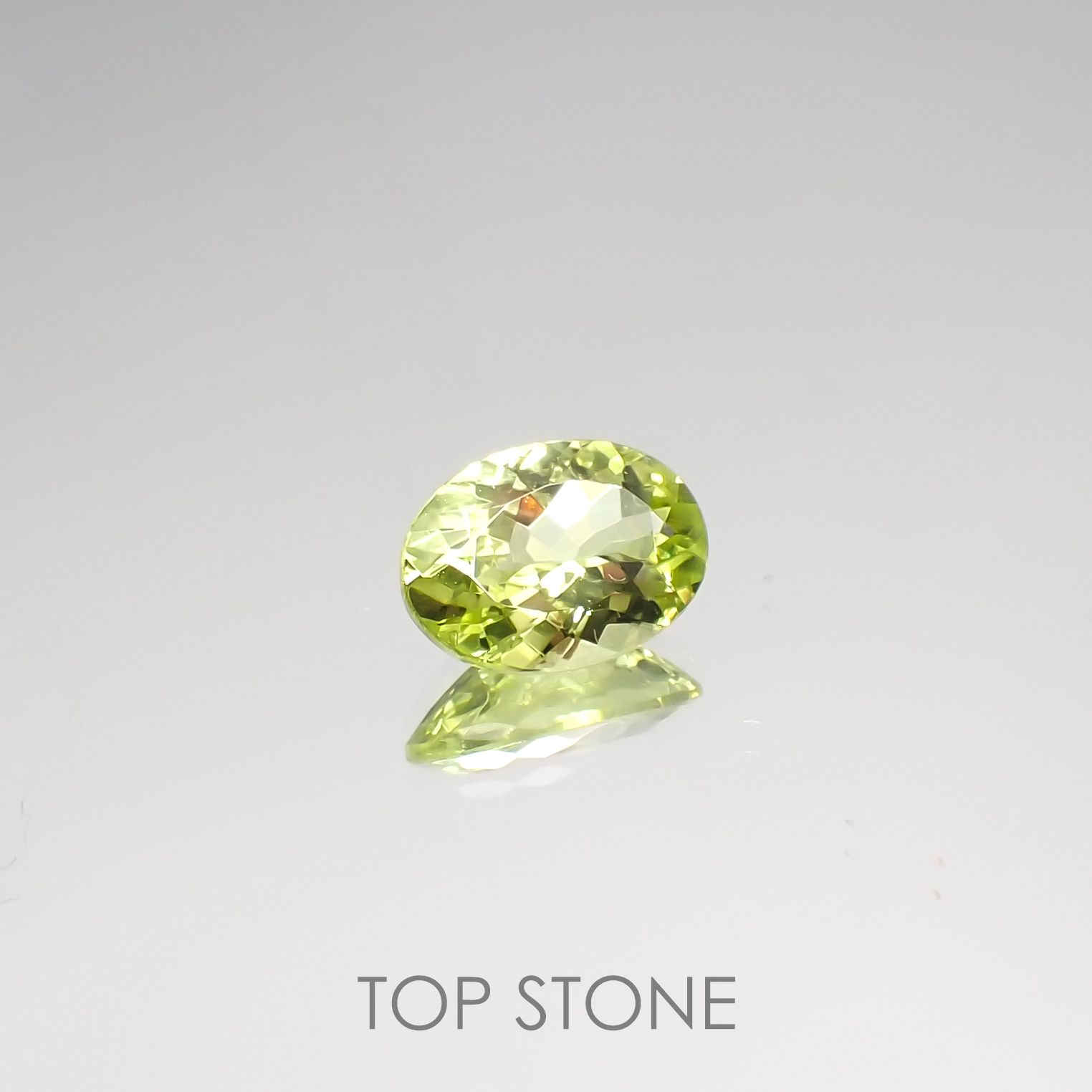 パロットクリソベリル(宝石名クリソベリル) インド産 0.80ct 識別済[210711515]7×5.1mm前後