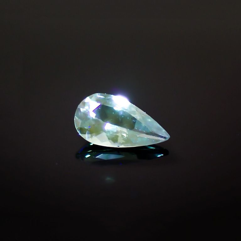 長波365(ライト)の照射で蛍光