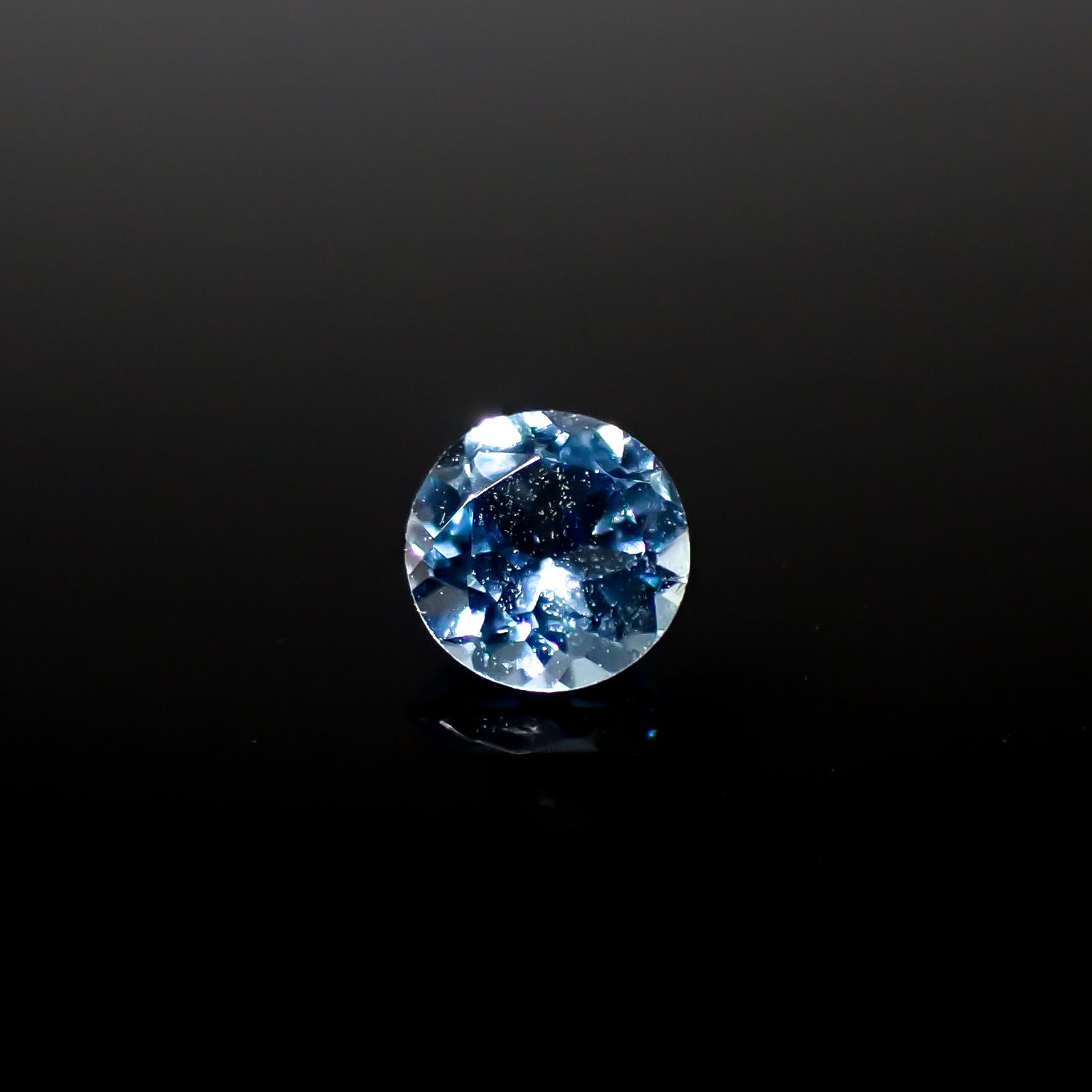 サンタマリアアクアマリン ブラジル産 0.19ct[240225989]3.8x3.8mm前後