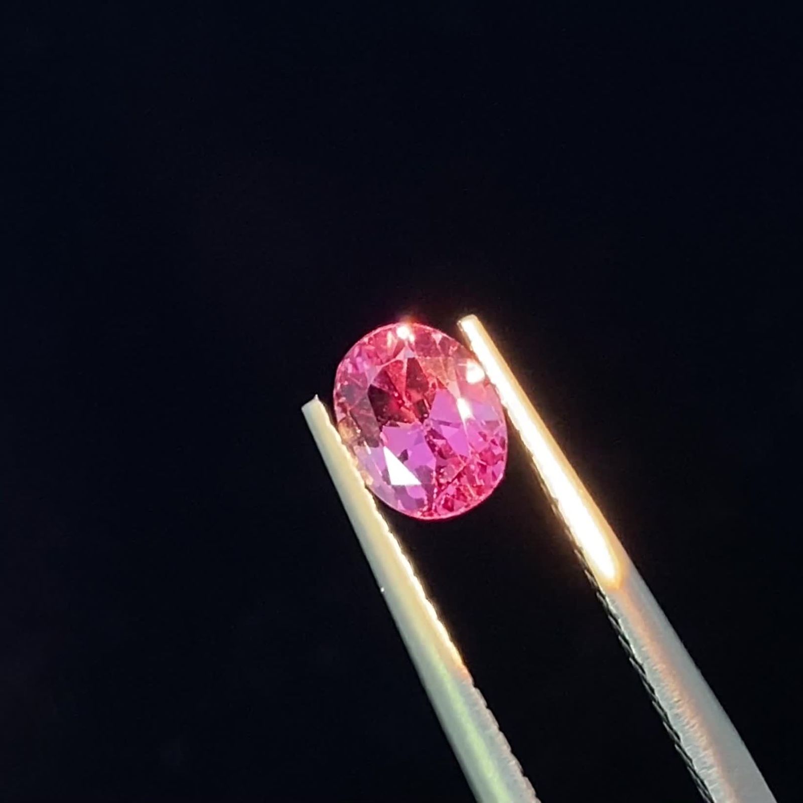 カラーシフトマラヤガーネット(宝石名ガーネット)タンザニア産 0.80ct