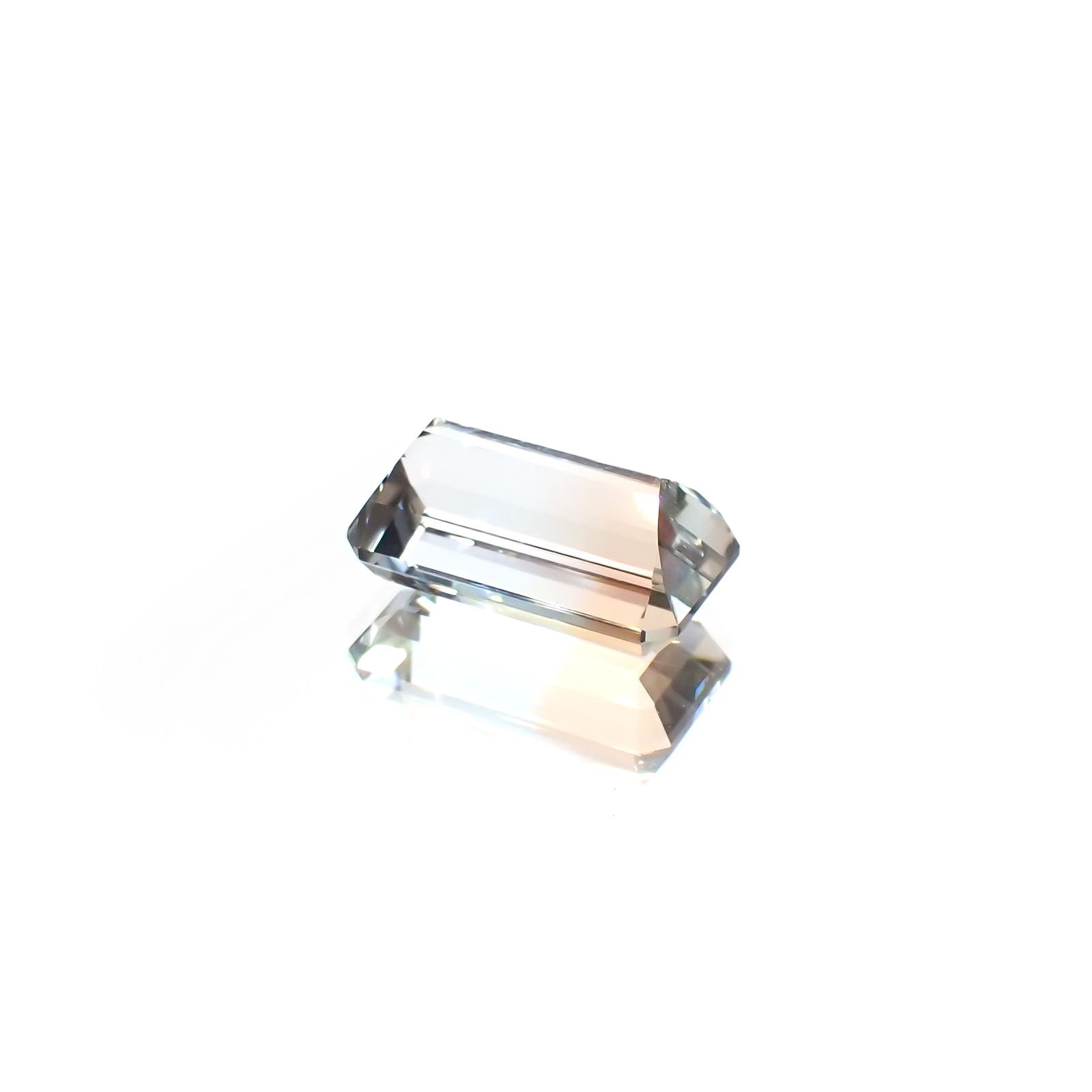 バイカラートパーズ ウクライナ産 5.49ct / 12.2x7.1mm前後 [231224895]