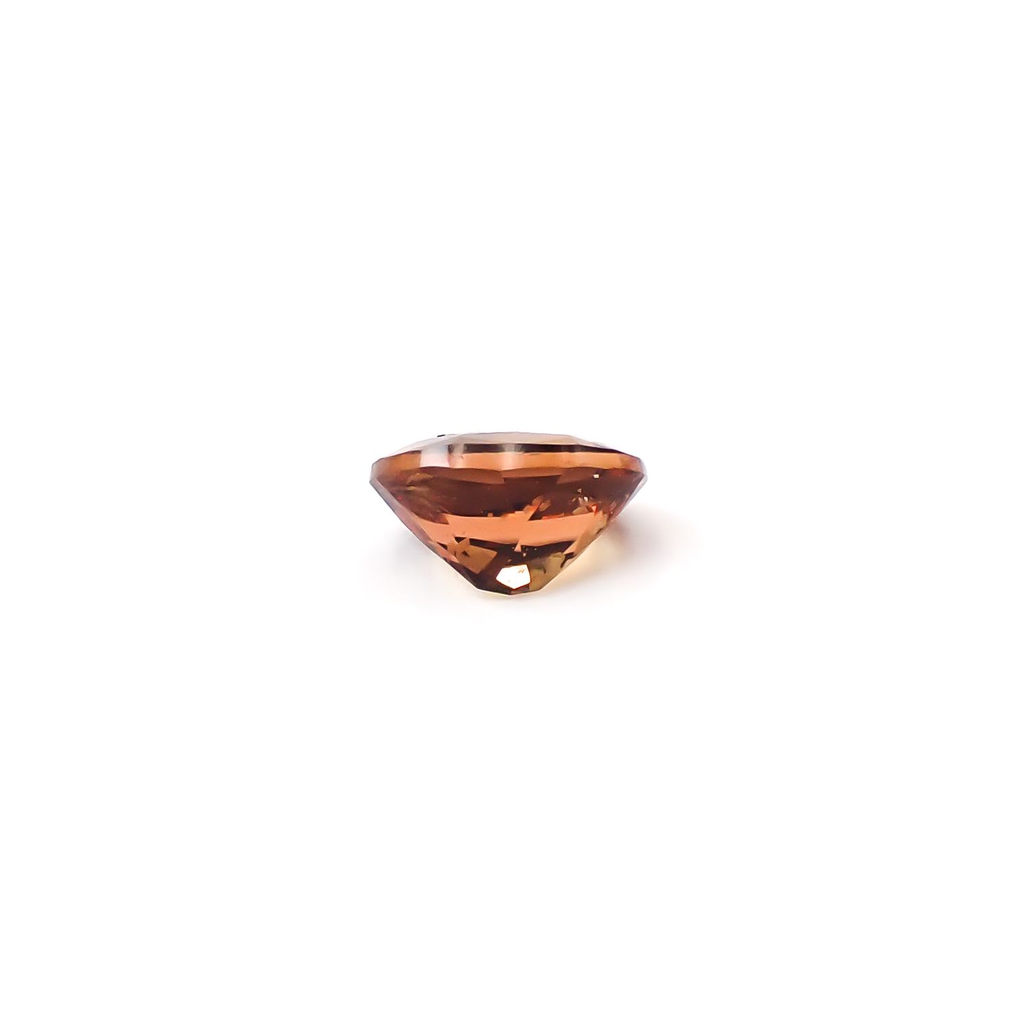 ゴールデンアイオライト(宝石名コーディエライト)マダガスカル産 識別済 0.18ct / 4.3x3.3mm前後 [260532192]