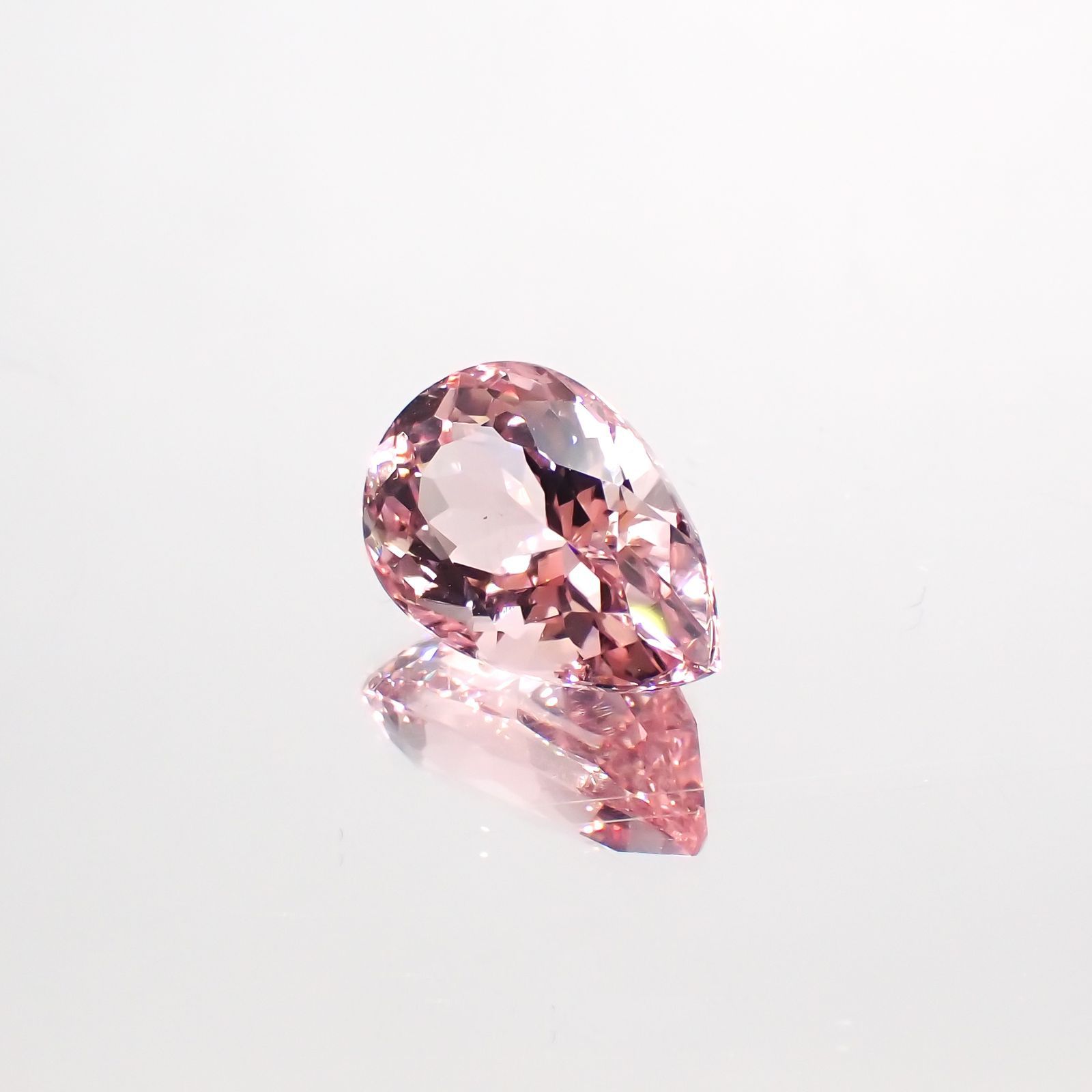 モルガナイト(宝石名モルガナイト)ナイジェリア産 3.634ct ソ付(彩珠)[220114244]12.4x8.2mm前後