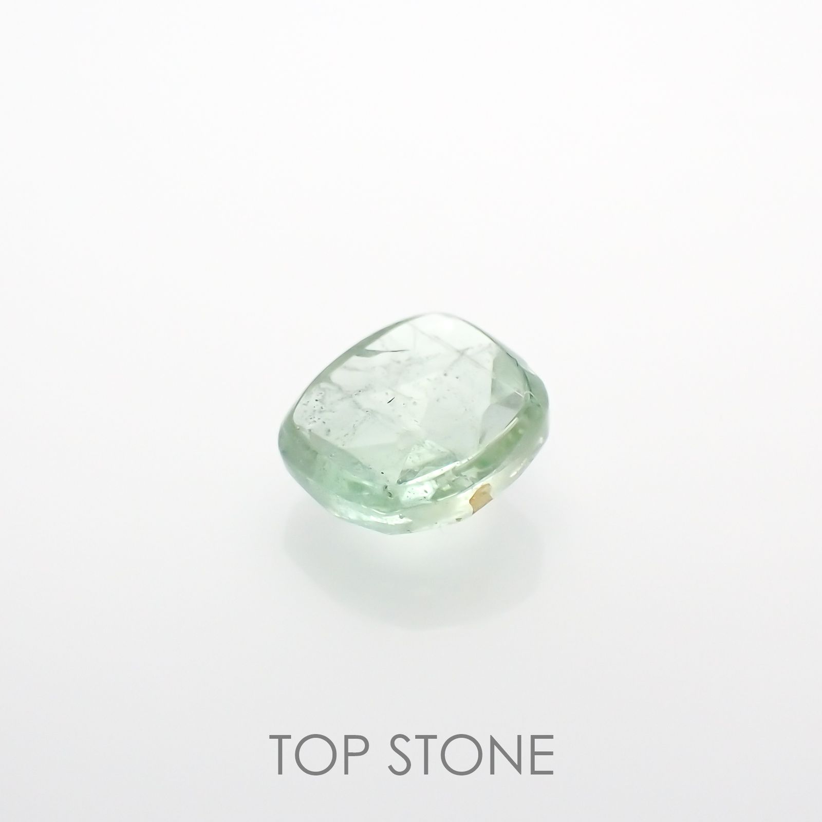◇ローズカット◇バナジウムコーネルピン(宝石名コーネルピン)タンザニア・タンガ州産 0.76ct 識別済[220115554]5.4x5.1mm前後