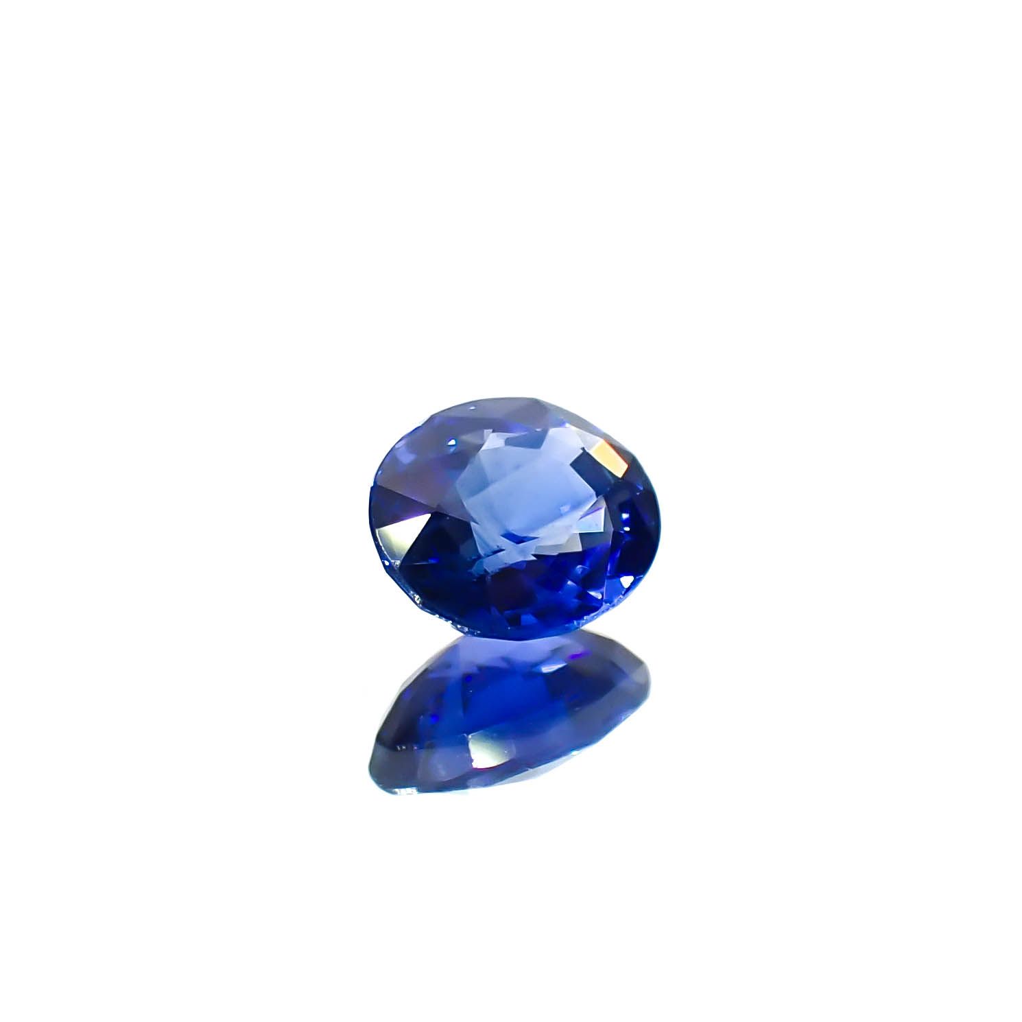 サファイア スリランカ/マダガスカル産 0.78ct / 6.1x5.1mm前後 [251031222]