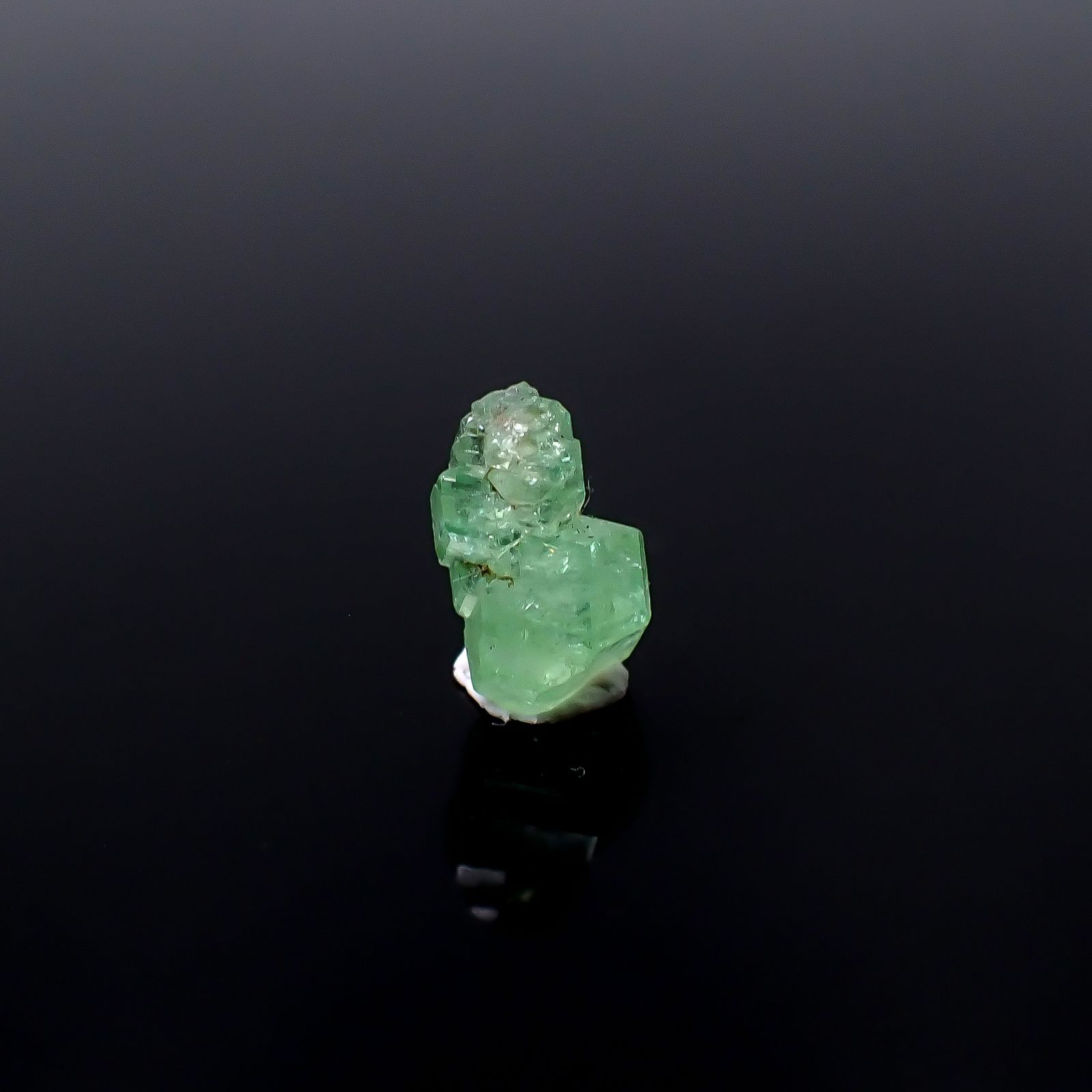 ツァボライト 原石 タンザニア産 1.24ct / 7.8x4.6mm前後 [251231429]