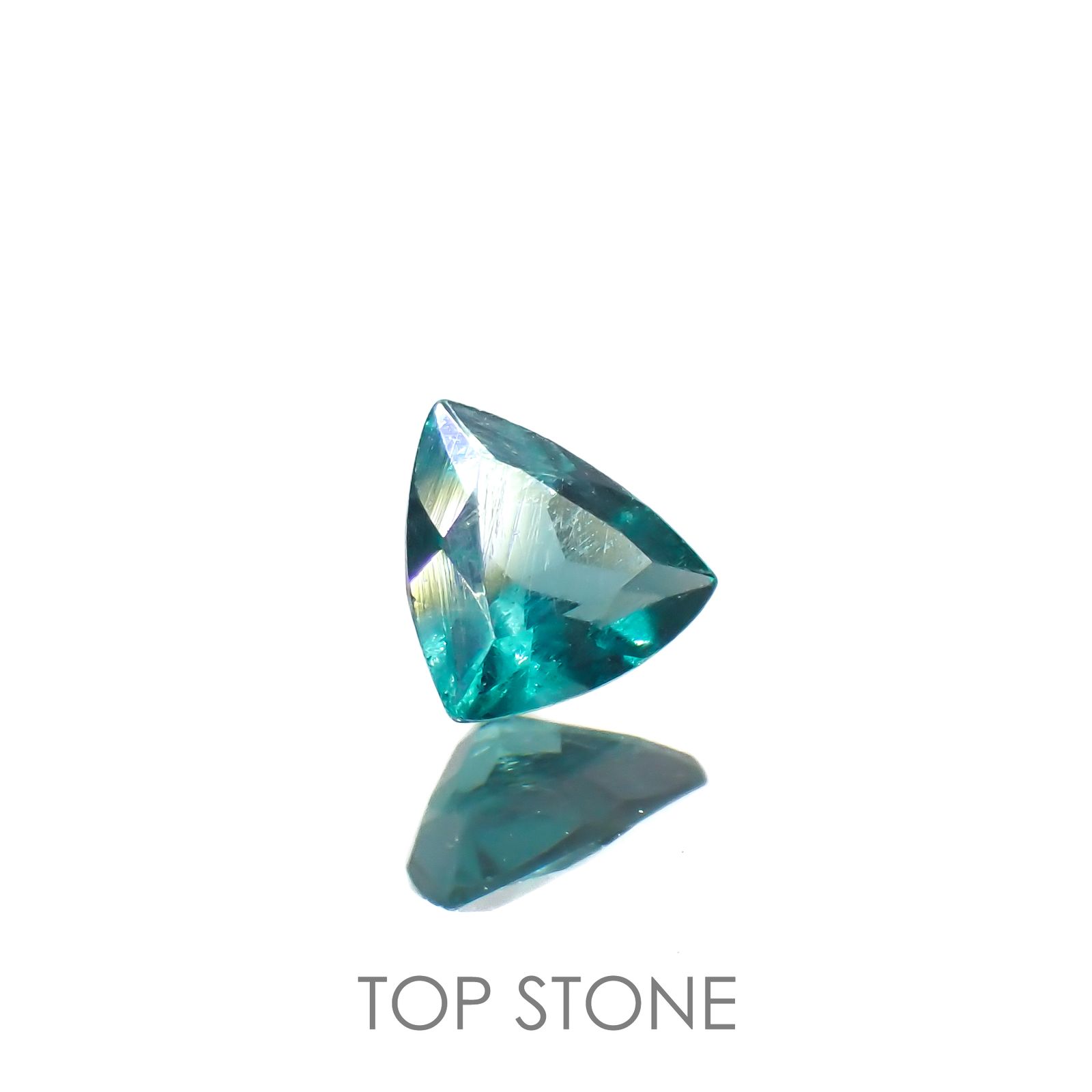 グリーンアパタイト(ノーブルモロキサイト)(宝石名アパタイト)マダガスカル産 0.26ct 識別済[220616381]4.5x4.5mm前後