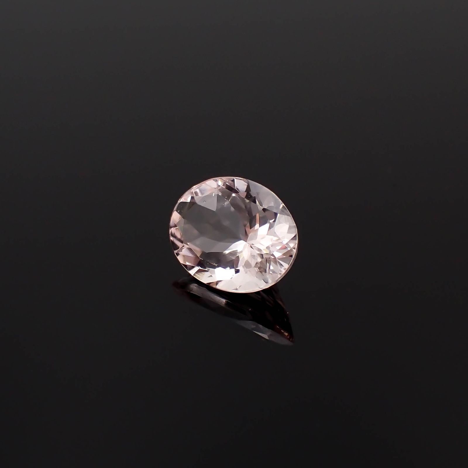モルガナイト ブラジル産 1.08ct[240326777]8.1x6.2mm前後