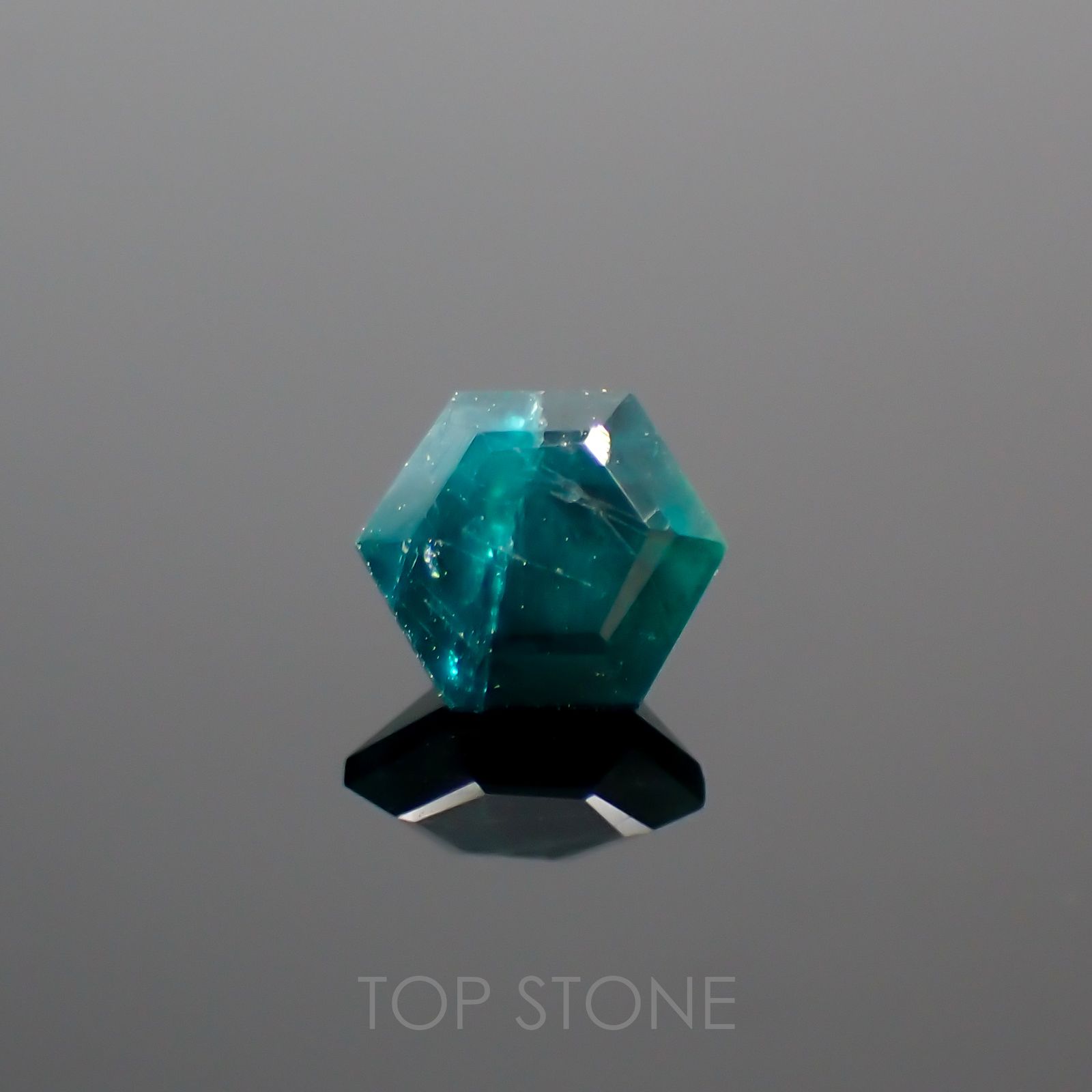 ◇ヘキサゴンカット◇グランディディエライト(宝石名グランディディエライト) マダガスカル産 0.58ct 識別済[210813059]4.9×5mm前後