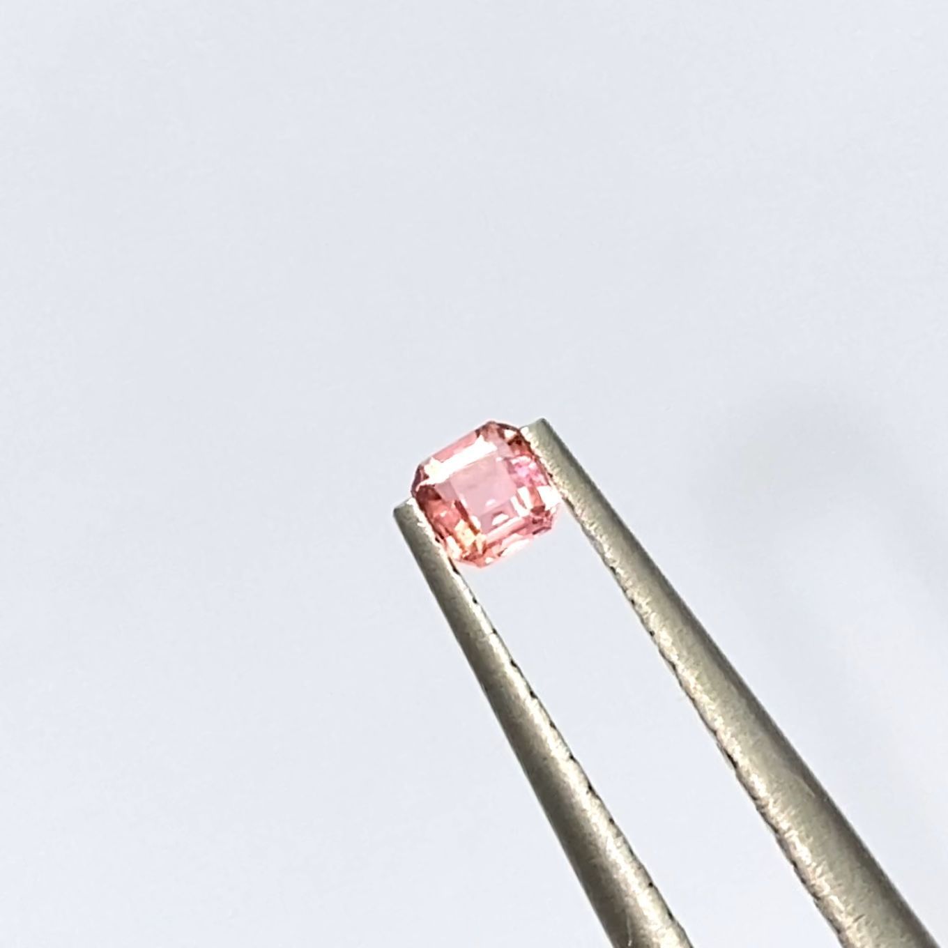 【パキスタン産】ヴェイリネナイト ヴェイリネナイト(宝石名ベイリネナイト)パキスタン産 識別済 0.085ct