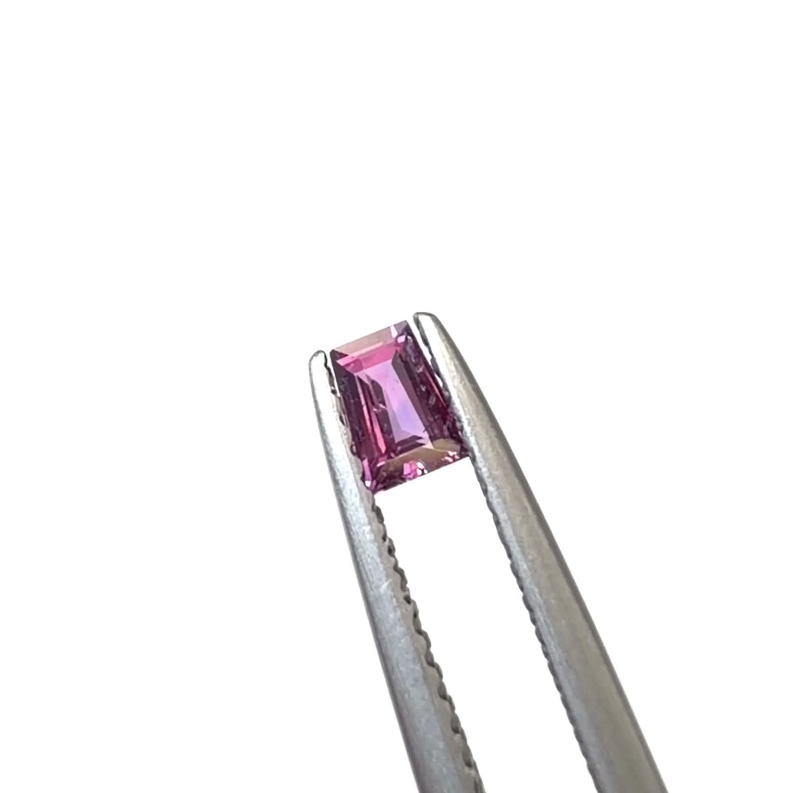 ウィンザーサファイア タンザニア・ウィンザー産 0.19ct / 3.9x3mm前後