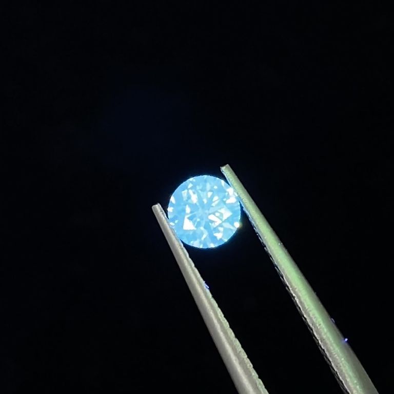 グリーンダイヤモンド 無処理 VS-1(VERY LIGHT YELLOW GREEN) 0.402ct 