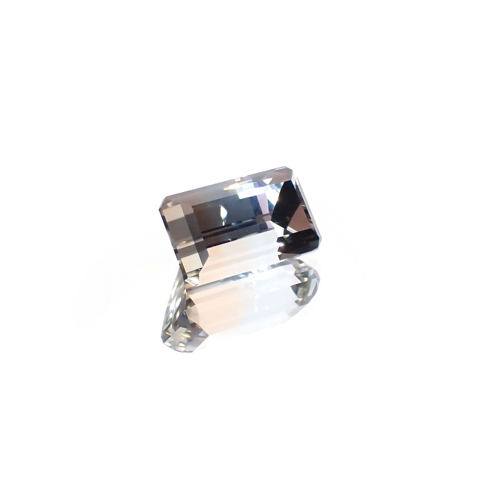 バイカラートパーズ ウクライナ産 4.47ct / 11.1x6.5mm前後 [231224894]