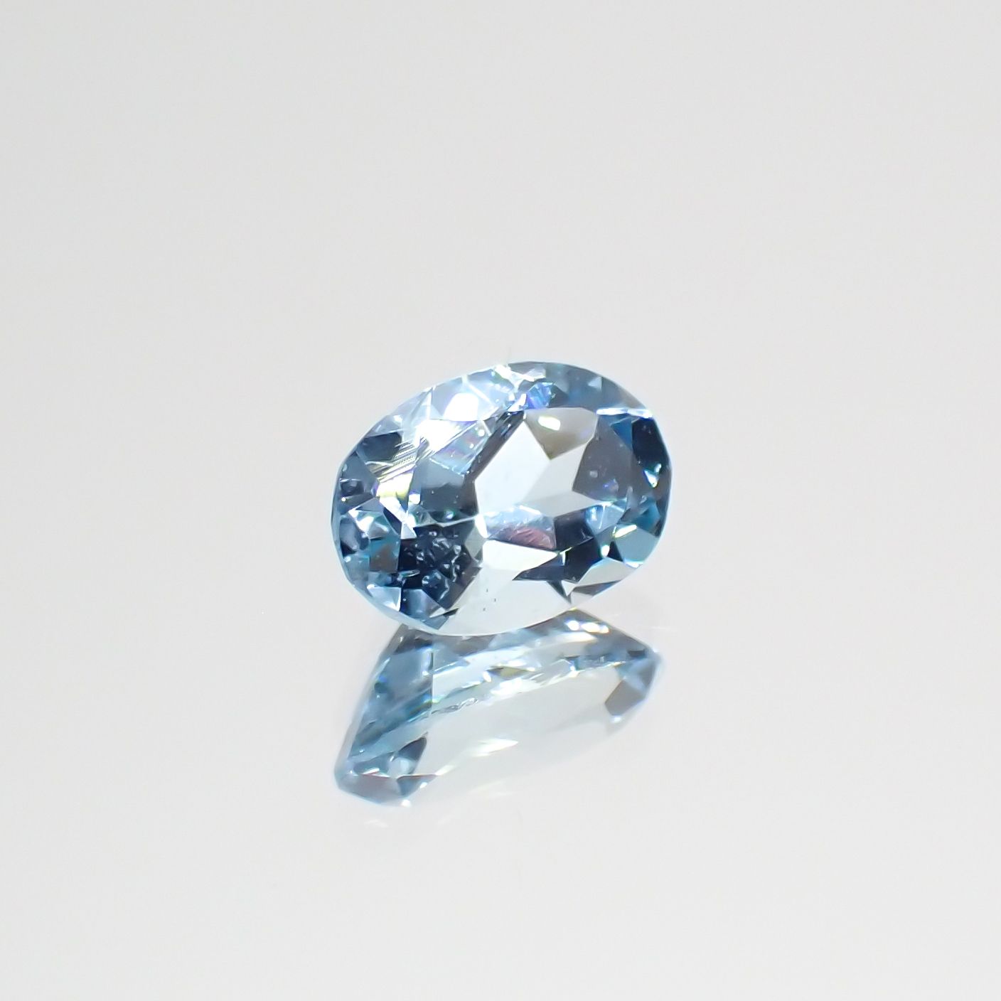 アクアマリン(宝石名アクアマリン)モザンビーク産 0.43ct 識別済[230421765]6.1x4.1mm前後