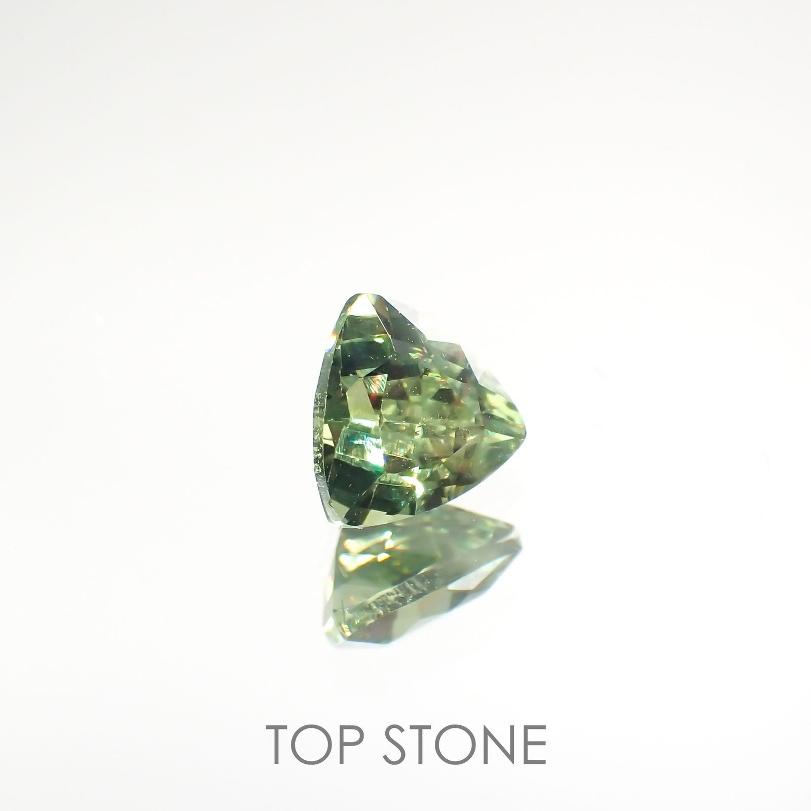 デマントイドガーネット(宝石名デマントイド・ガーネット) ナミビア産 0.60ct 識別済[210812790]5.2×4.9mm前後
