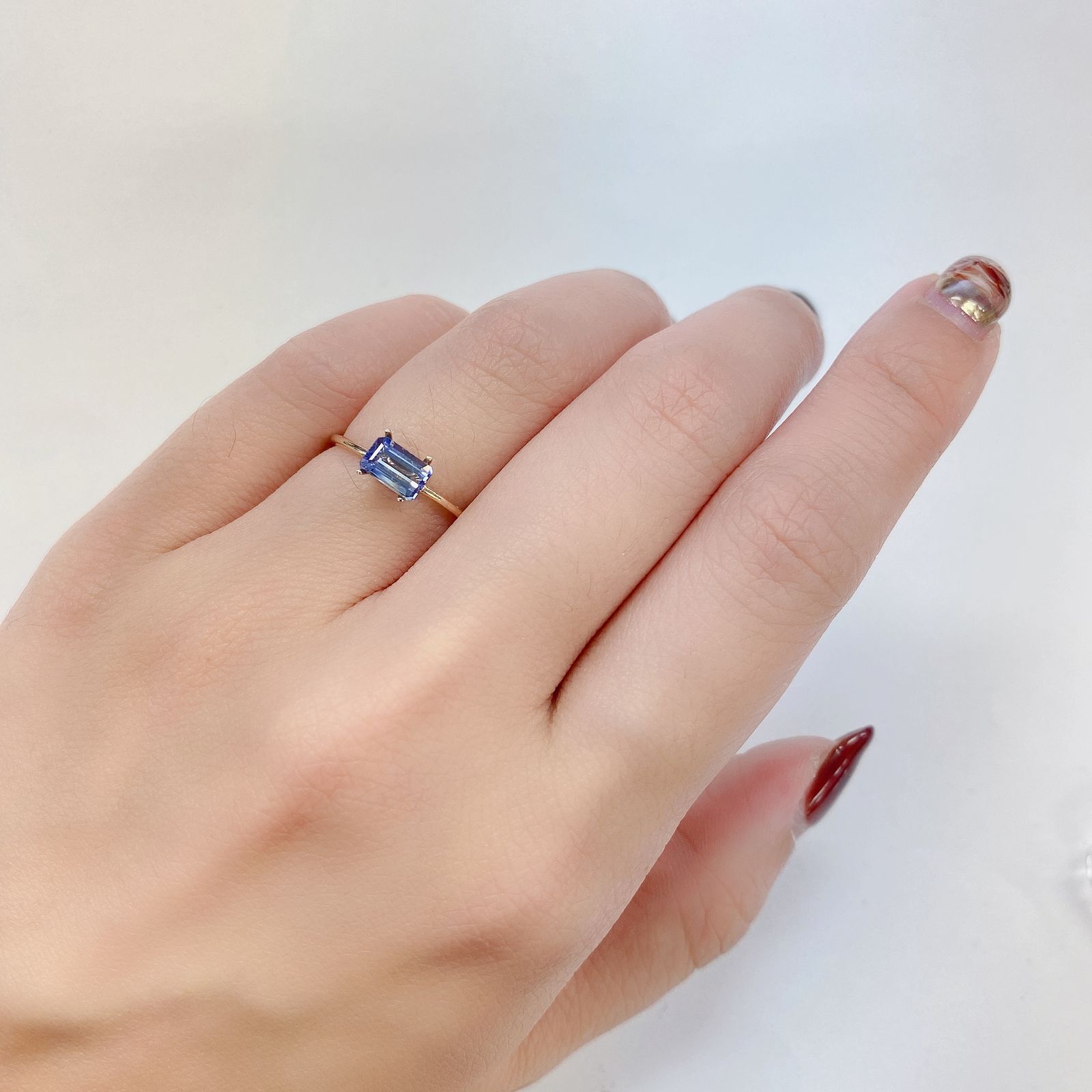 パーティカラータンザナイト(宝石名パーティカラード・ゾイサイト) タンザニア産 0.642ct ソ付(彩珠)[210711844]6.1×3.9mm前後