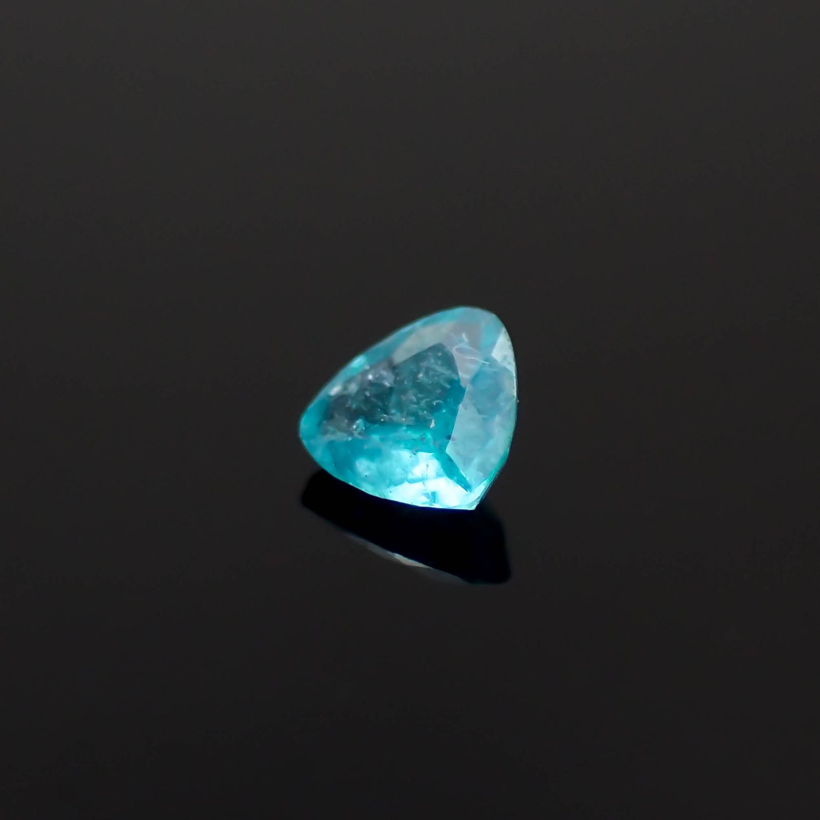 パライバトルマリン ブラジル・パライバ州バターリャ鉱山産 0.068ct[231225248]2.8x2.8mm前後