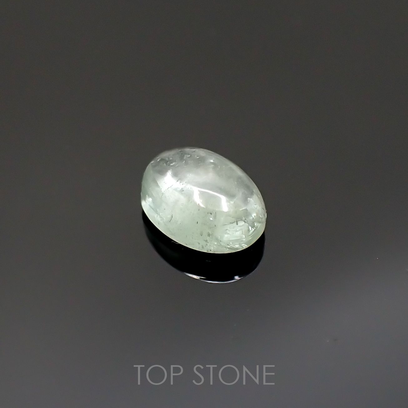 バナジウムコーネルピン(宝石名コーネルピン)タンザニア・タンガ州産 1.06ct 識別済[220115568]6.9x5mm前後