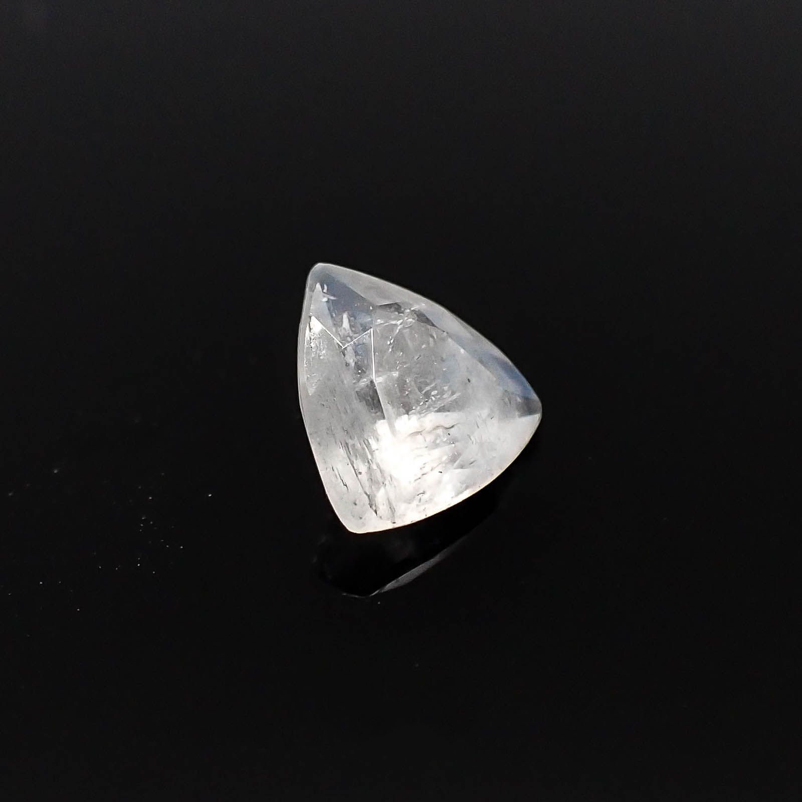 ユークレース ブラジル産 ルース 0.43ct[20094509]5.7×5.6mm前後