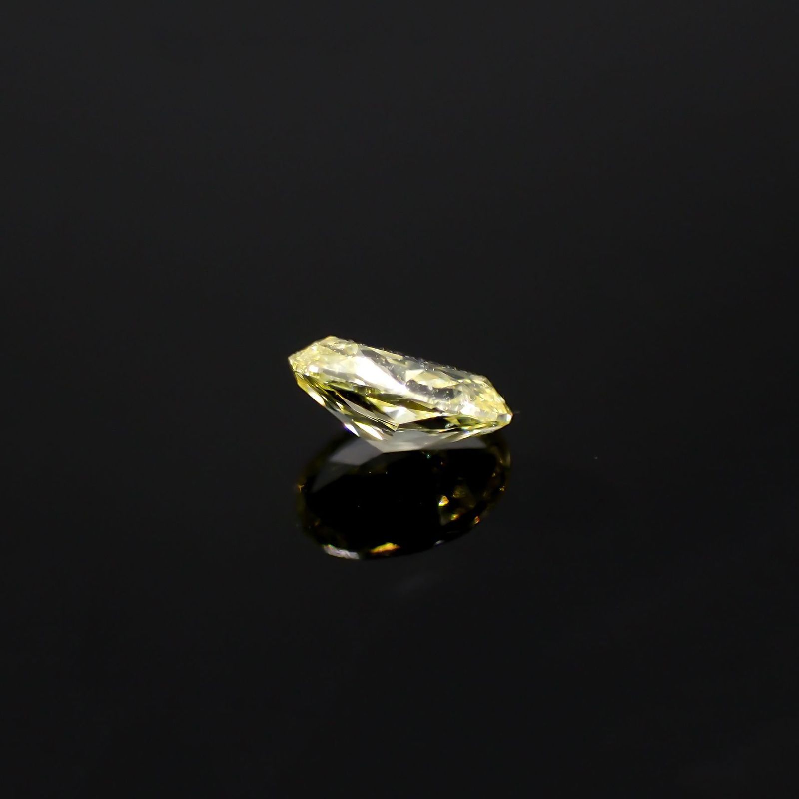 イエローダイヤモンド SI-VS(宝石名ダイアモンド) 0.11ct 識別済[220616392]3.7x2.6mm前後