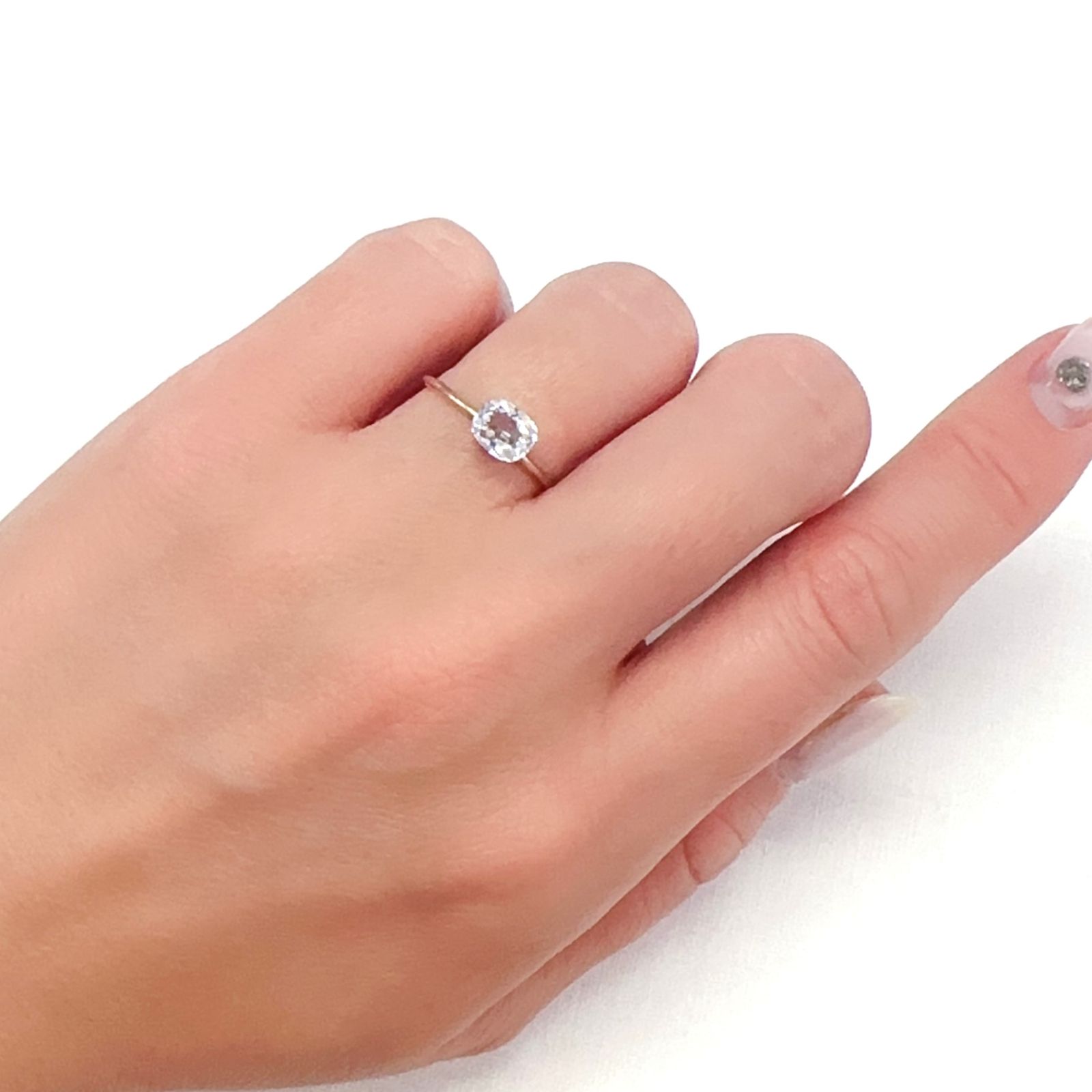 レインボームーンストーン ザンビア産 0.60ct[231224798]6.1x5mm前後