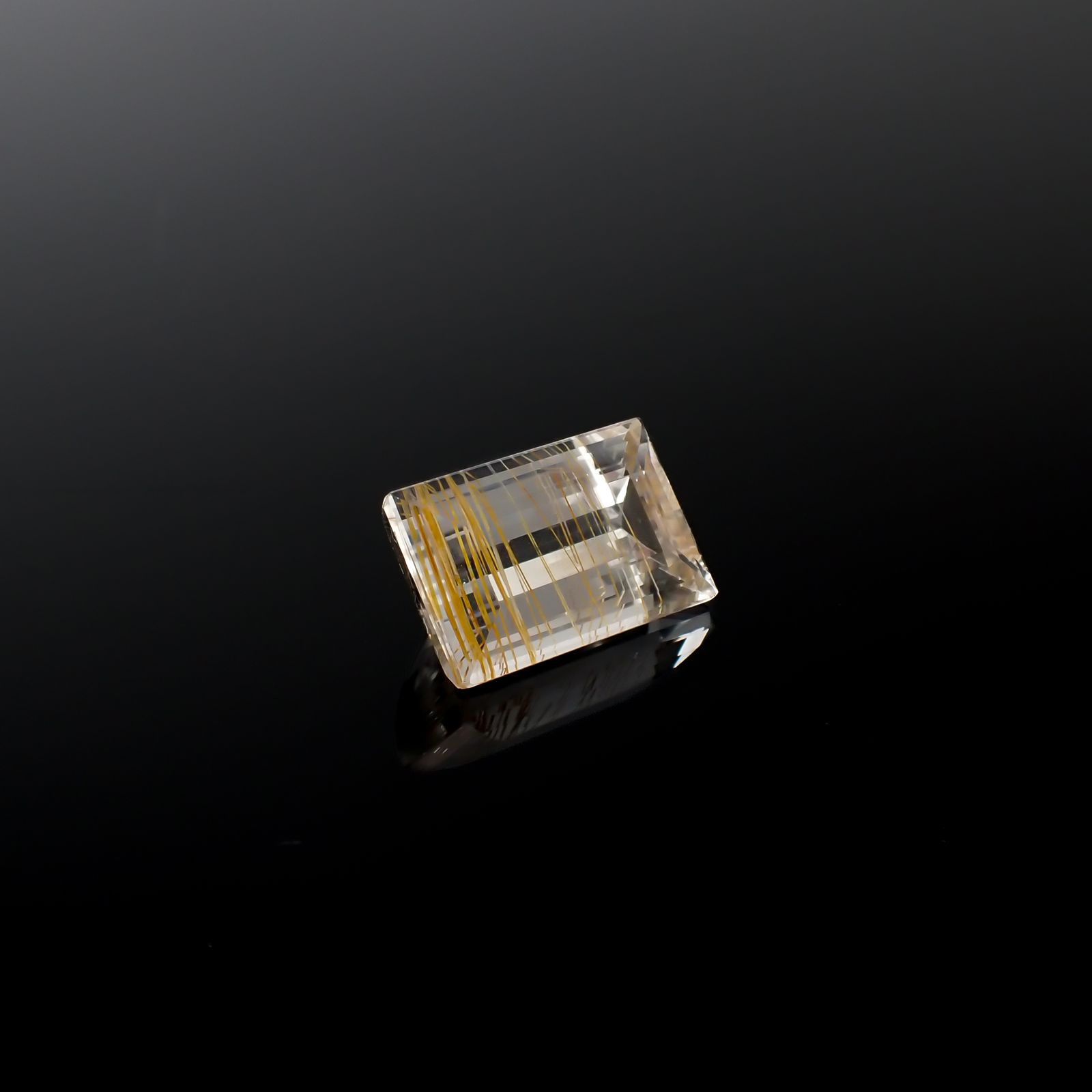ニードルイントパーズ(チューブイントパーズ) ブラジル・ミナスジェライス州産 13.95ct[240225890]15.8x10.5mm前後