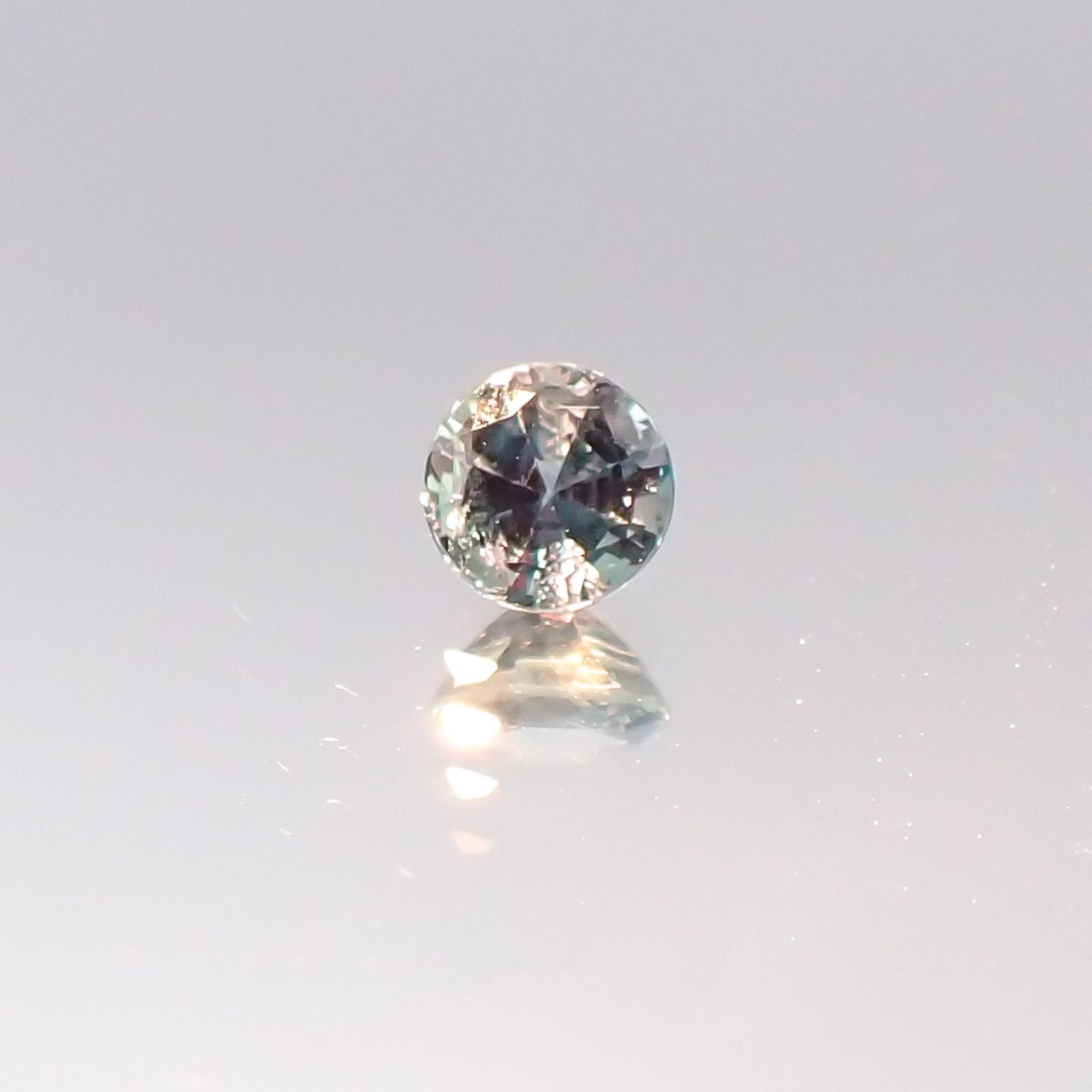アレキサンドライト ブラジル産 ルース 0.2ct[20095541]3.4×3.4mm前後