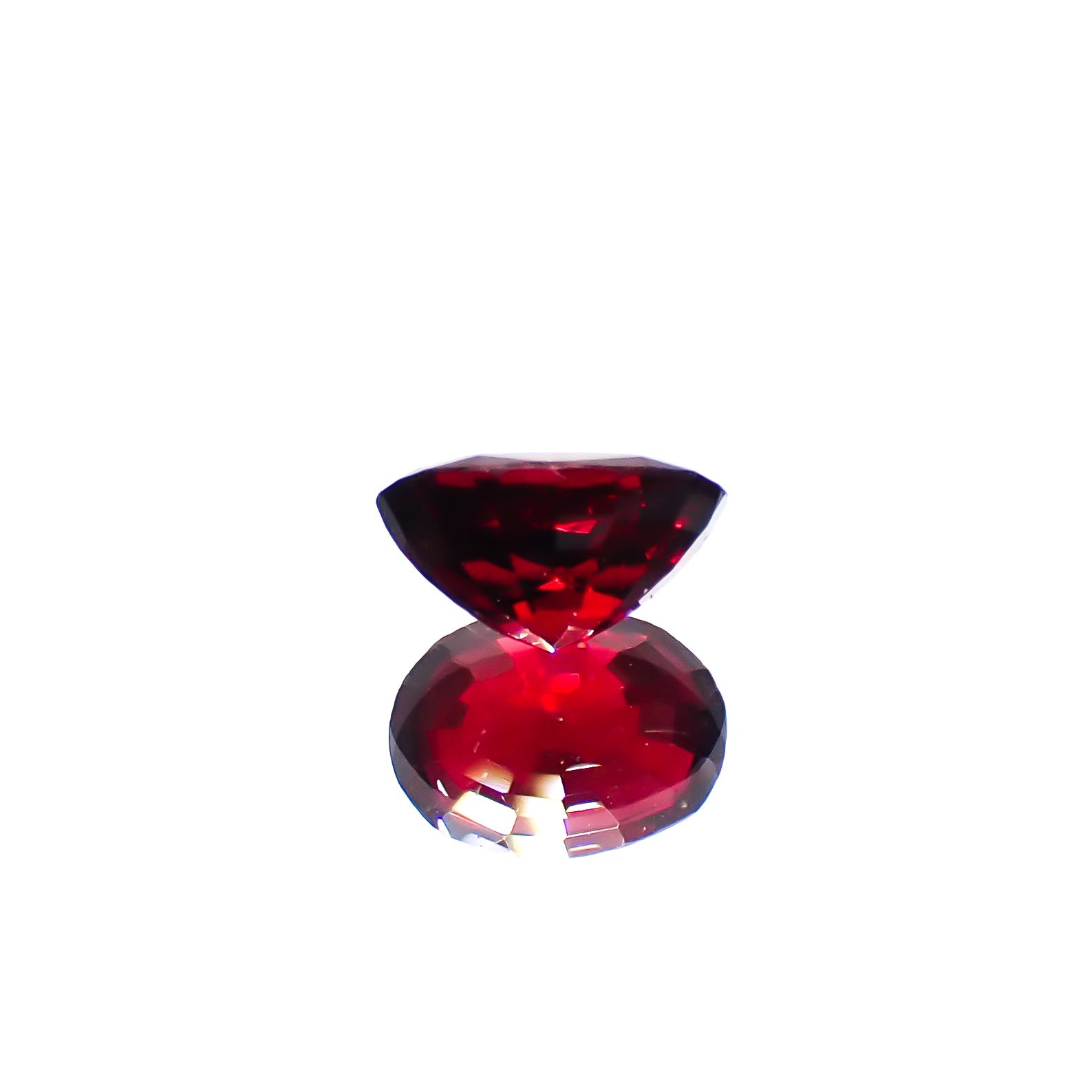 レッドスピネル(宝石名レッド・スピネル)ビルマ産 0.97ct 識別済[240728568]6.9x5.1mm前後