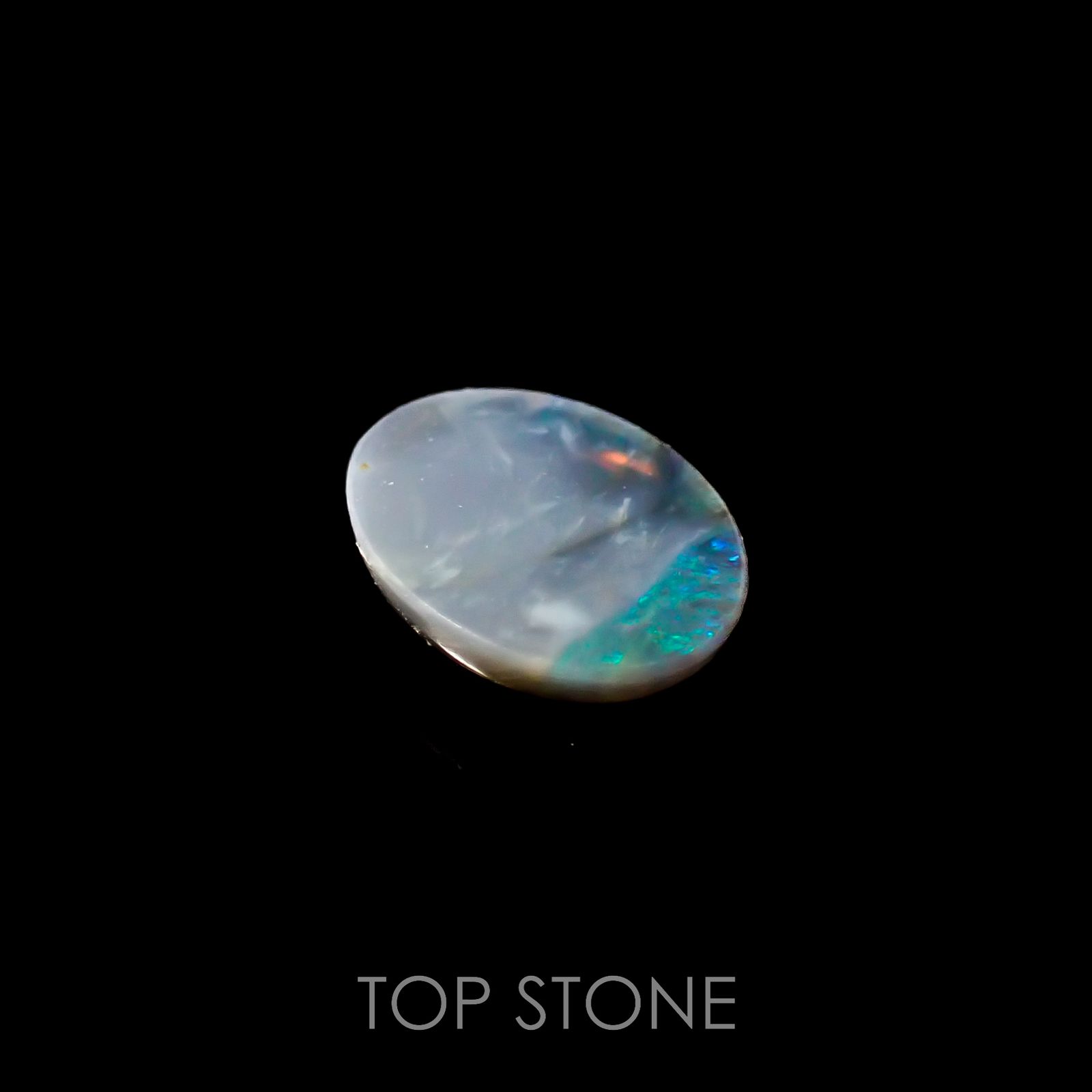 ブラックオパール(宝石名ブラック・オパール)オーストラリア産 0.42ct 識別済[220717010]7x5.3mm前後