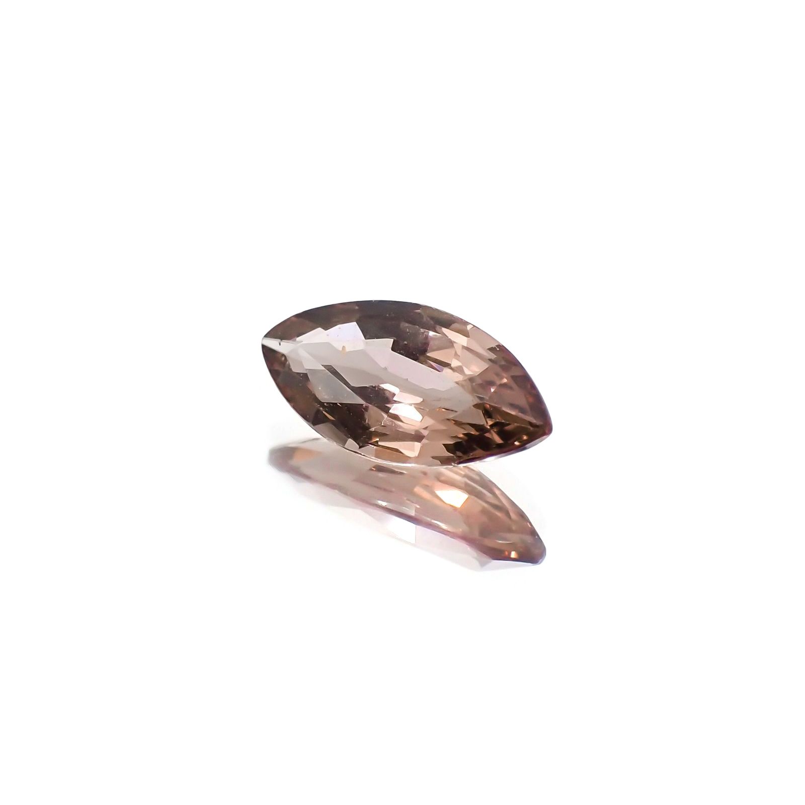 カラーチェンジマラヤガーネット(宝石名ガーネット) タンザニア産 識別済 1.19ct / 10x5mm前後 [21049658]