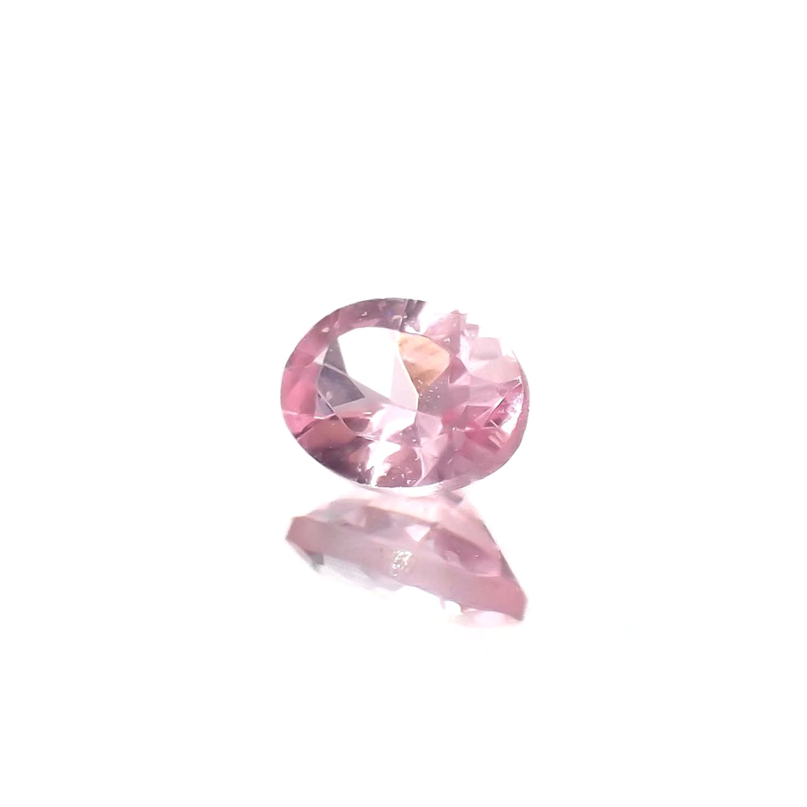 シルキーピンクスピネル タンザニア産 0.22ct / 4.1x3mm前後 [230421578]