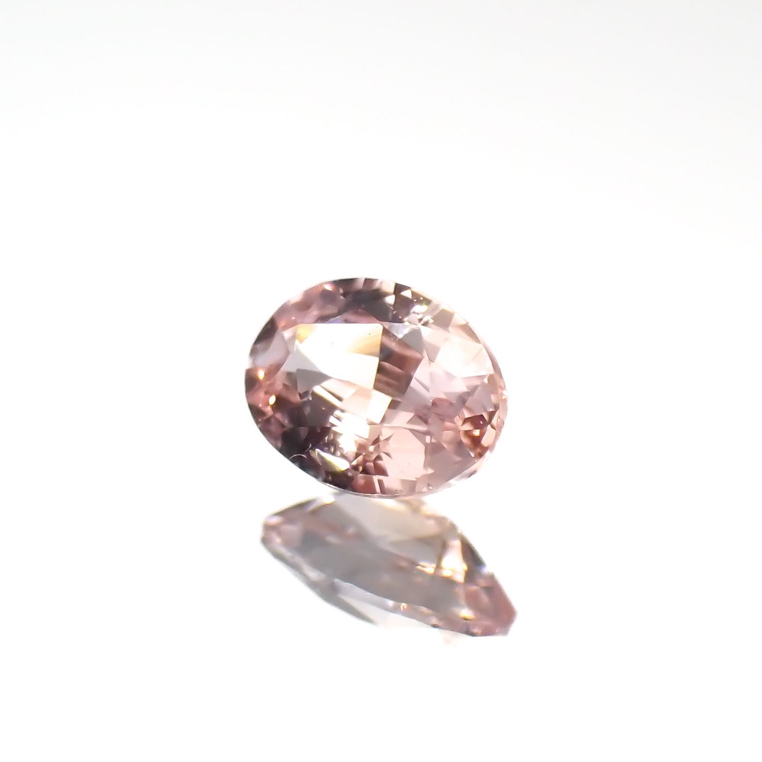パパラチャサファイア(宝石名サファイア/別名パパラチャ・サファイア)スリランカ産 0.111ct ソ付(日独)[221219638]3.51x2.54mm前後