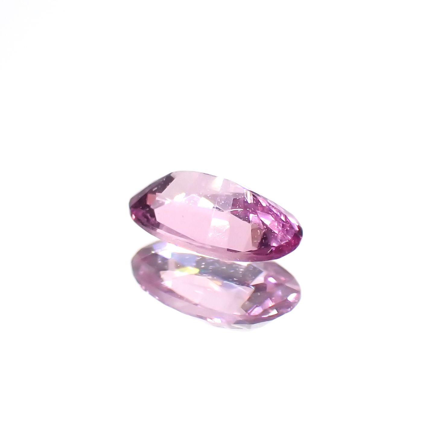 ネオンピンクサファイア スリランカ産 0.24ct[230421530]4.8x2.9mm前後