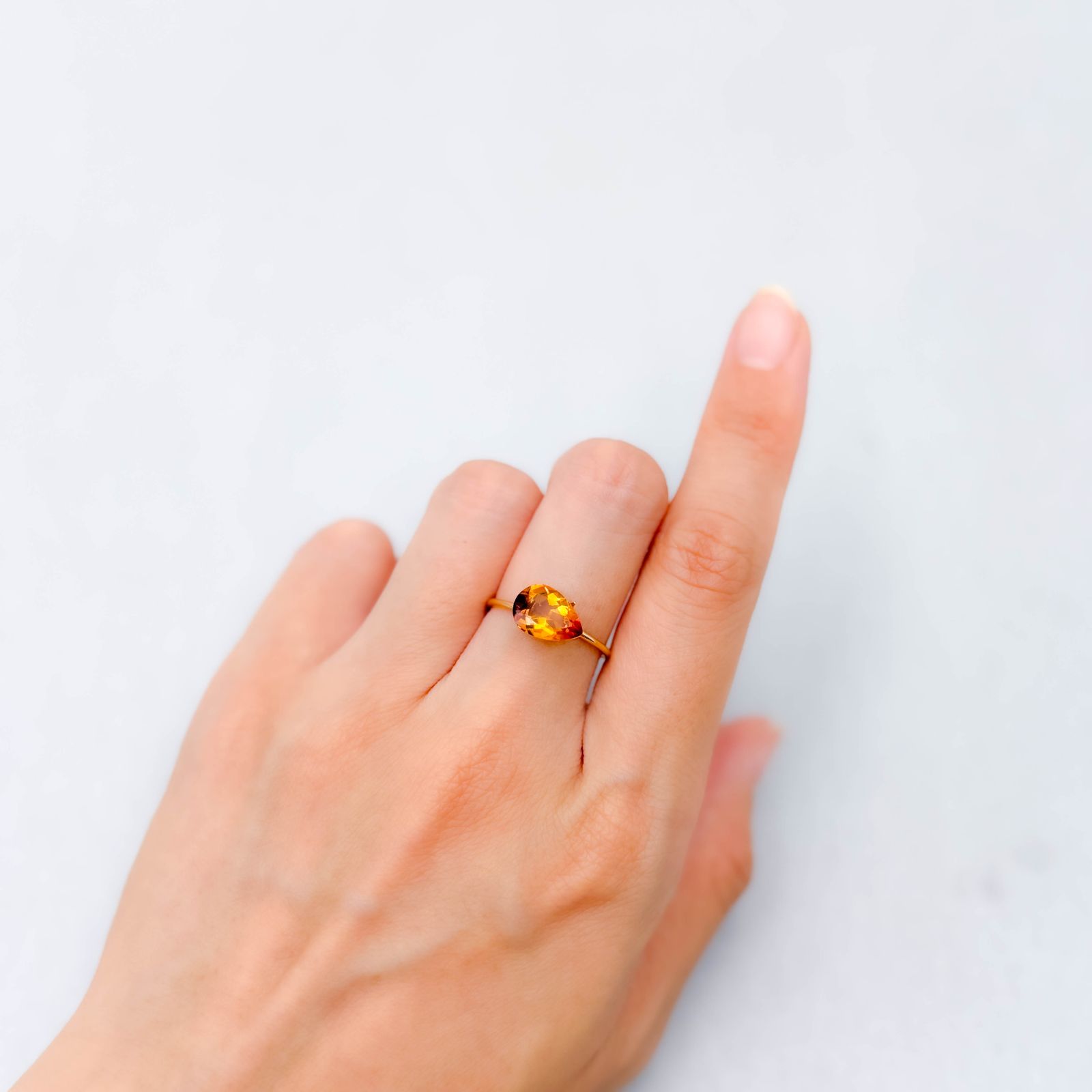 マデイラシトリン ブラジル・ミナスジェライス州産 1.53ct [250630586]10x7mm前後