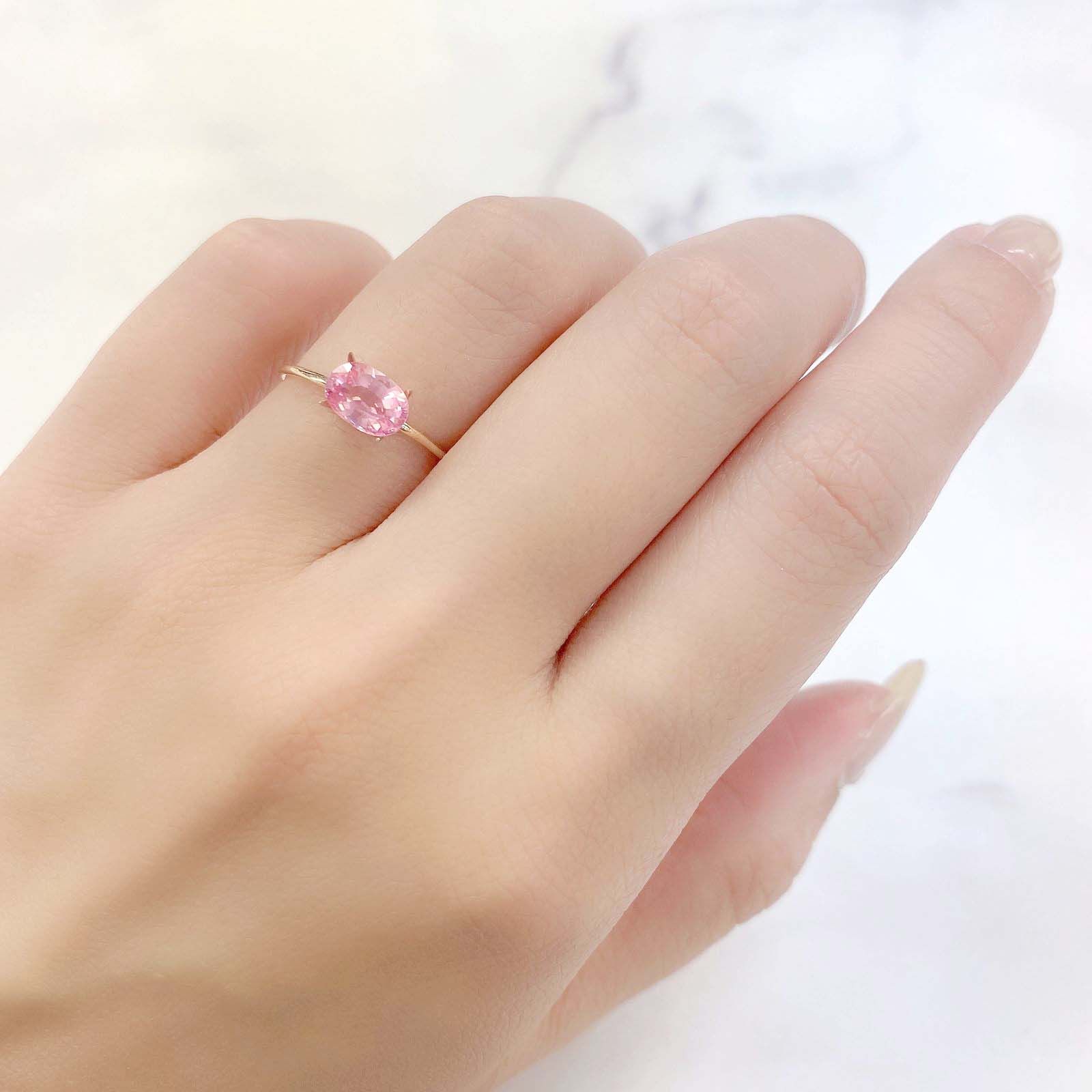 ピンクスピネル(宝石名ピンク・スピネル)タンザニア産 1.080ct ソ付(彩珠)[230722575]7.2x5mm前後