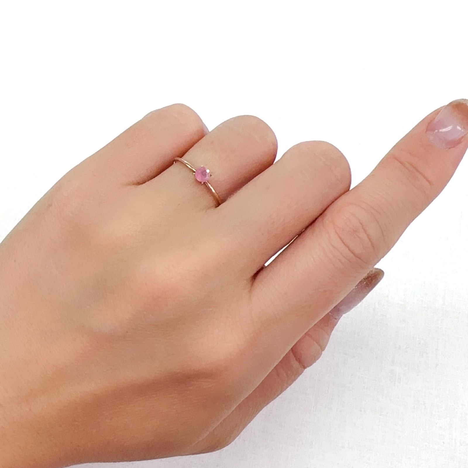 ペツォッタイト(ラズベリル)(宝石名ペツォッタイト)マダガスカル産 0.17ct 識別済[231023736]3.6x3.6mm前後