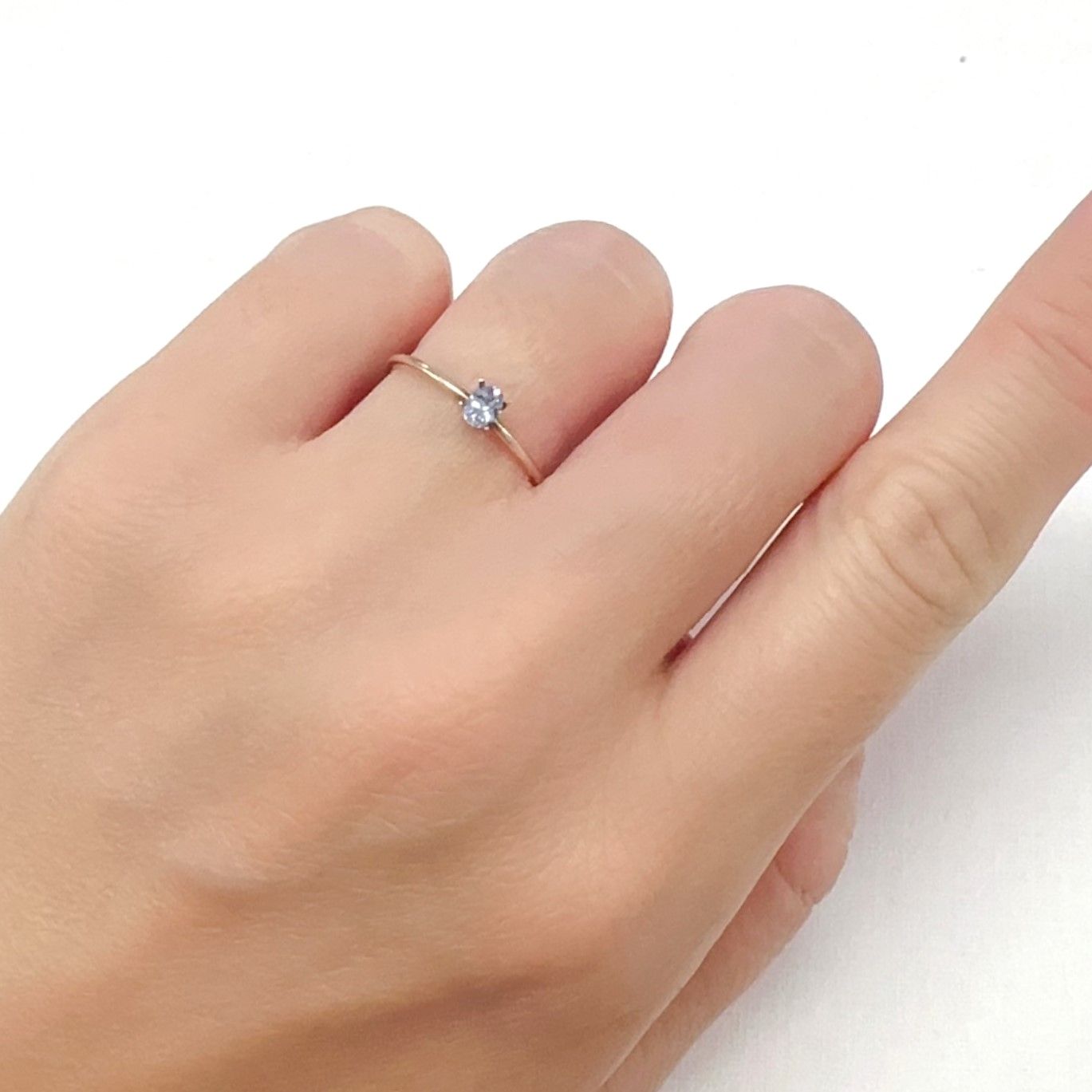 バイカラーベニトアイト アメリカ・カリフォルニア州産 0.15ct[240527396]3.9x2.9mm前後