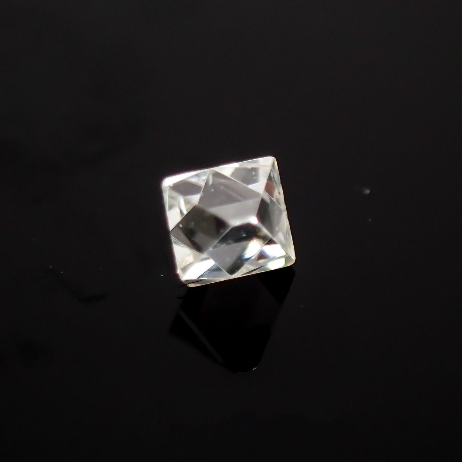 ソーヤブルダイヤモンド 原石 ロシア産 ルース 0.079ct[210410547]2.8×2.7mm前後