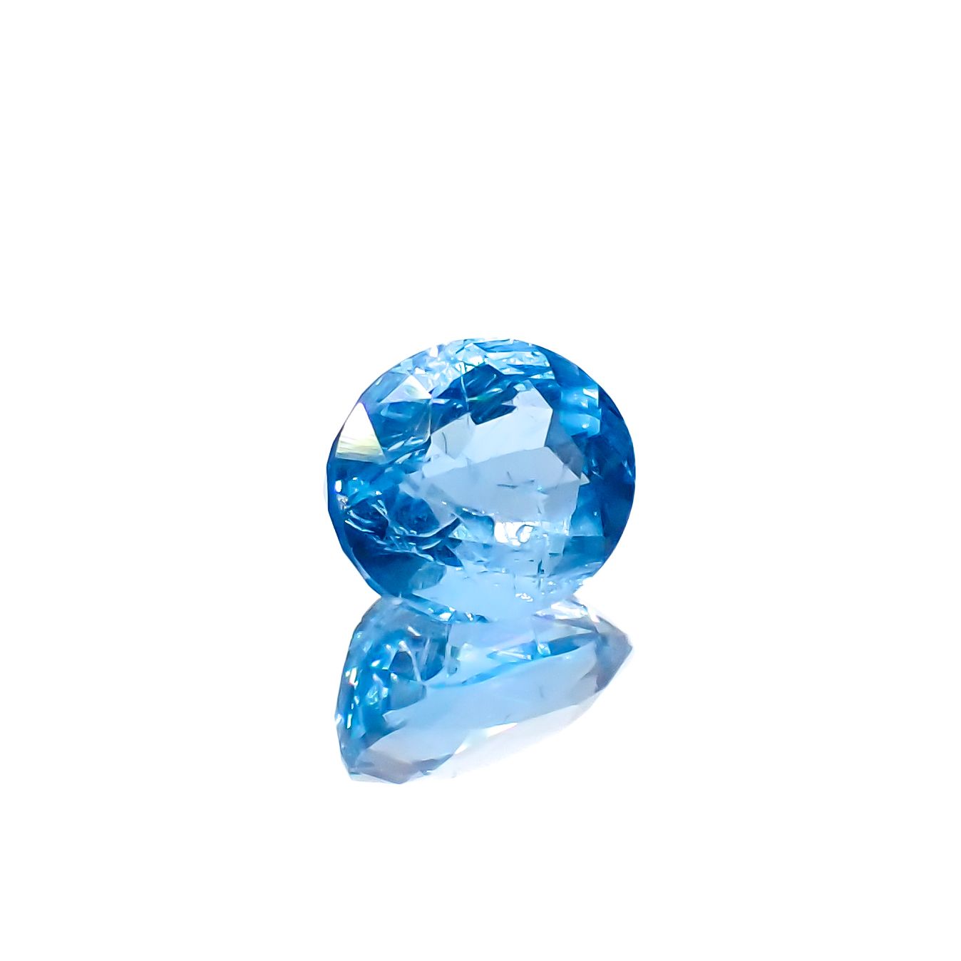 アウイナイト フルオレッセンス(宝石名アウイナイト)ドイツ産 0.586ct ソ付(彩珠)[230722990]5.9x5mm前後