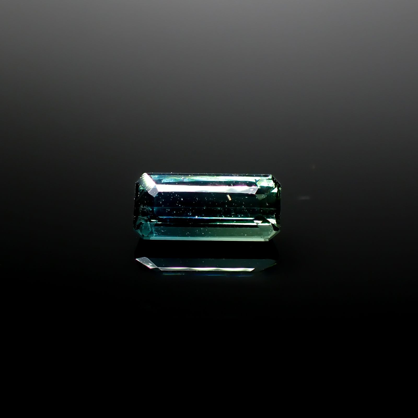 バイカラートルマリン アフガニスタン産 1.29ct [241029403]8.8x4mm前後