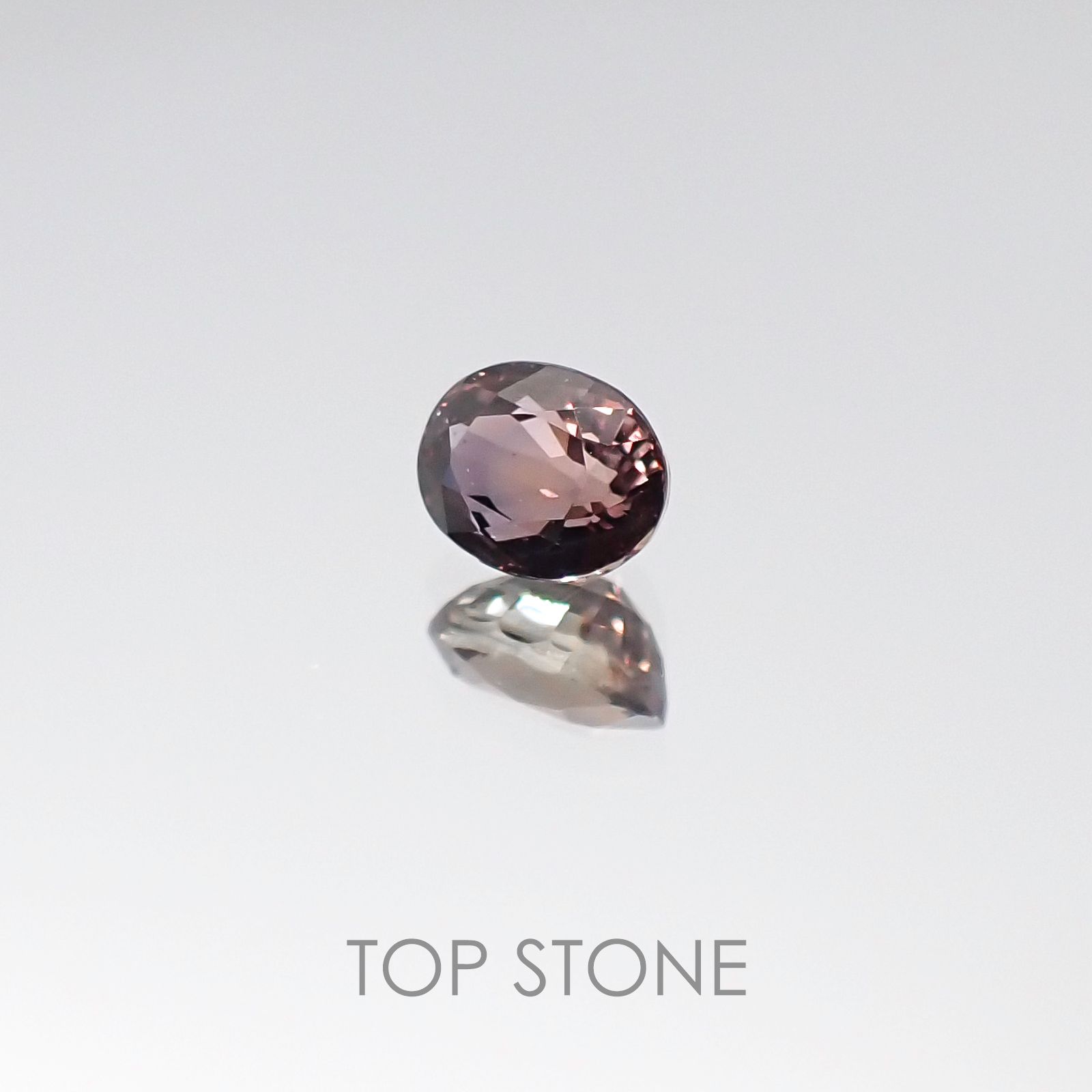 カラーチェンジサファイア非加熱(宝石名サファイア) タンザニア産 0.43ct 識別済[20106018]4.7×3.6mm前後
