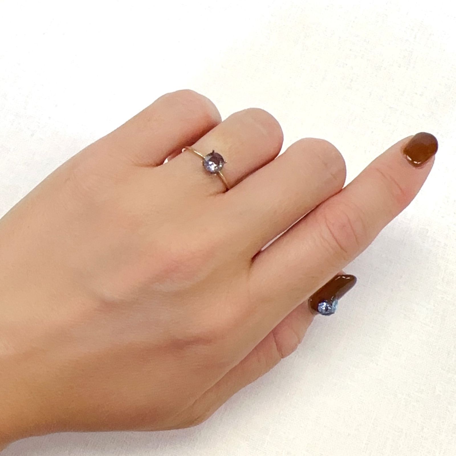 マリアライト(宝石名パープル・スキャポライト)タンザニア産 0.38ct 識別済[231023979]5.5x5.4mm前後