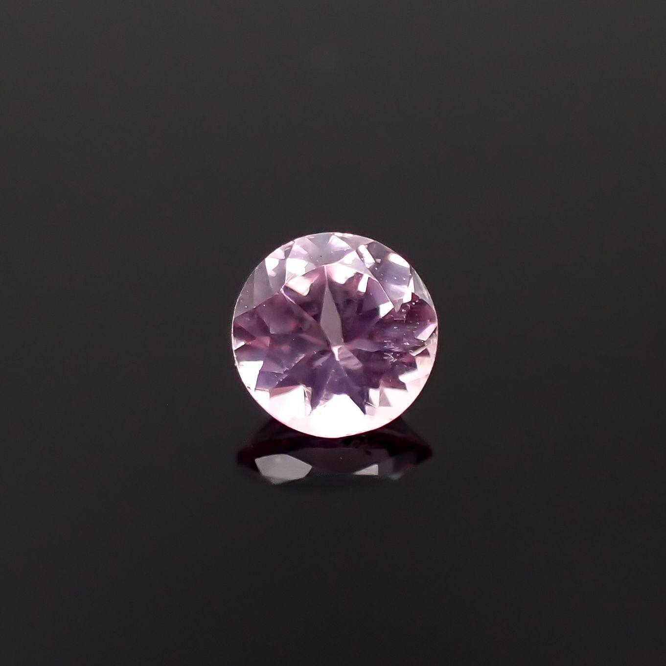 シルキーピンクスピネル タンザニア産 0.29ct[230421563]3.9x3.9mm前後