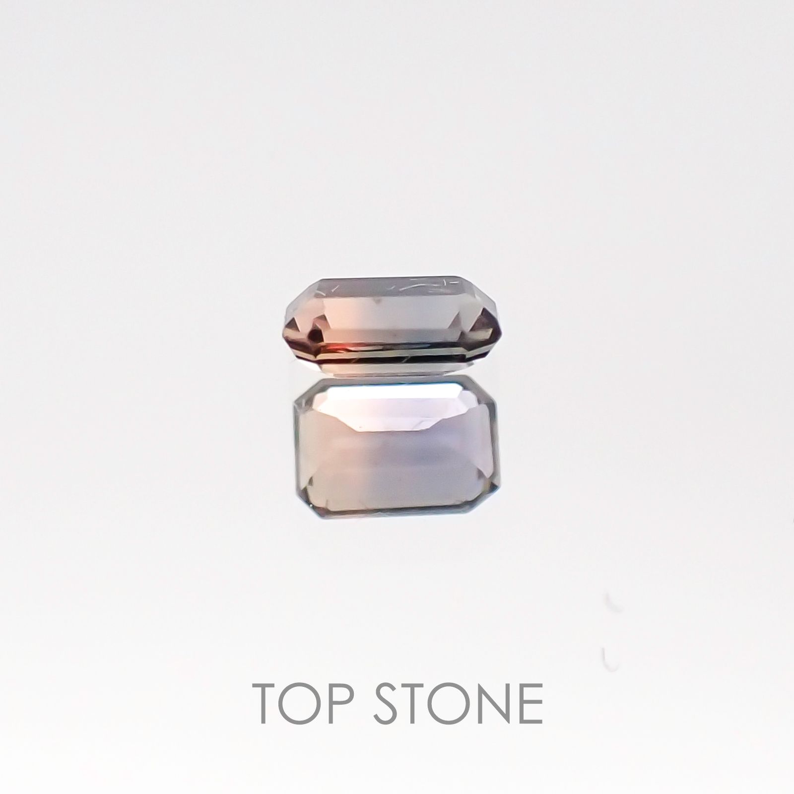 バイカラーサファイア タンザニア産 ルース 0.13ct[20106707]3.2×2.3mm前後